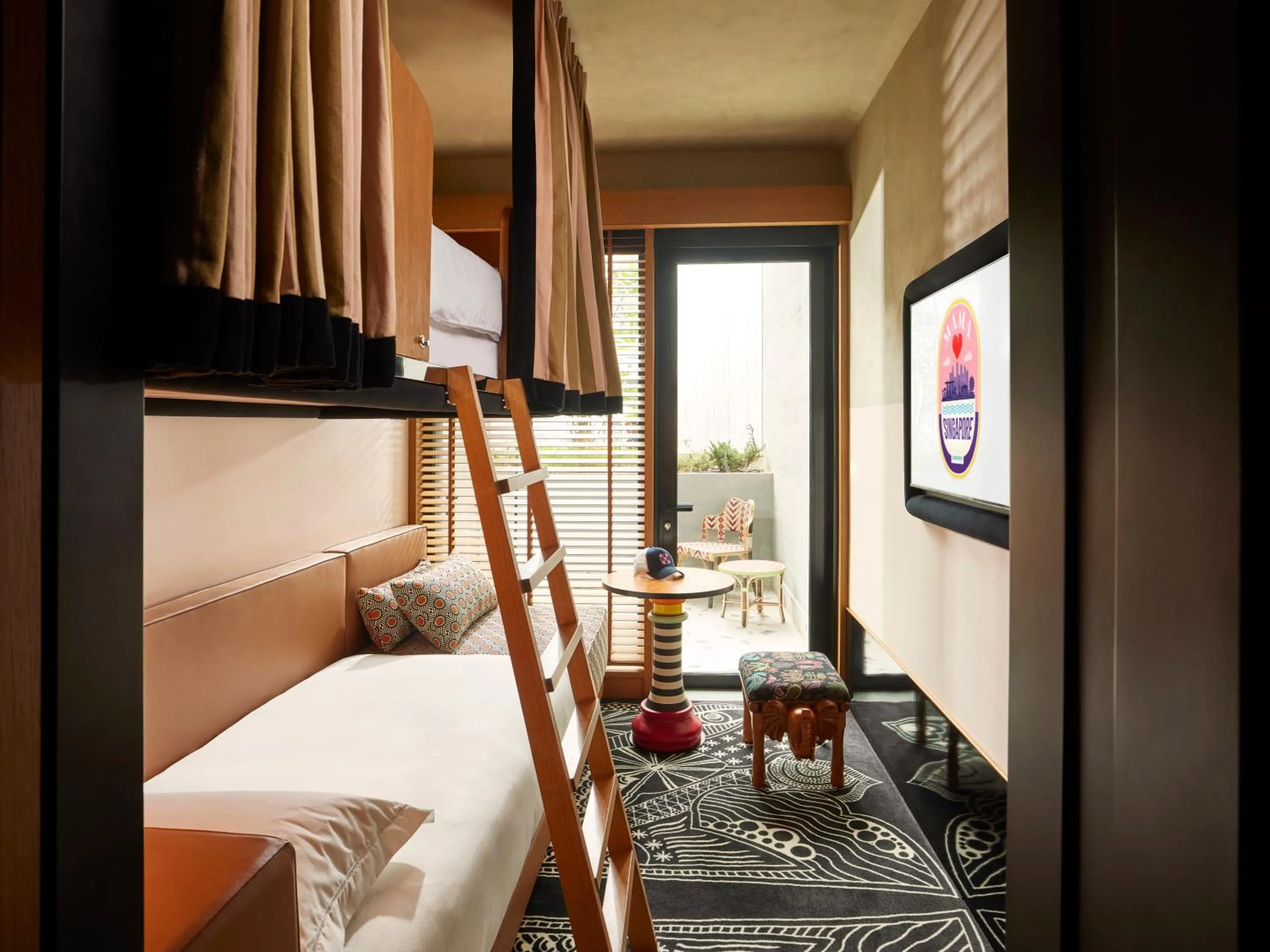 Bed in Mama Shelter Singapore Orchard