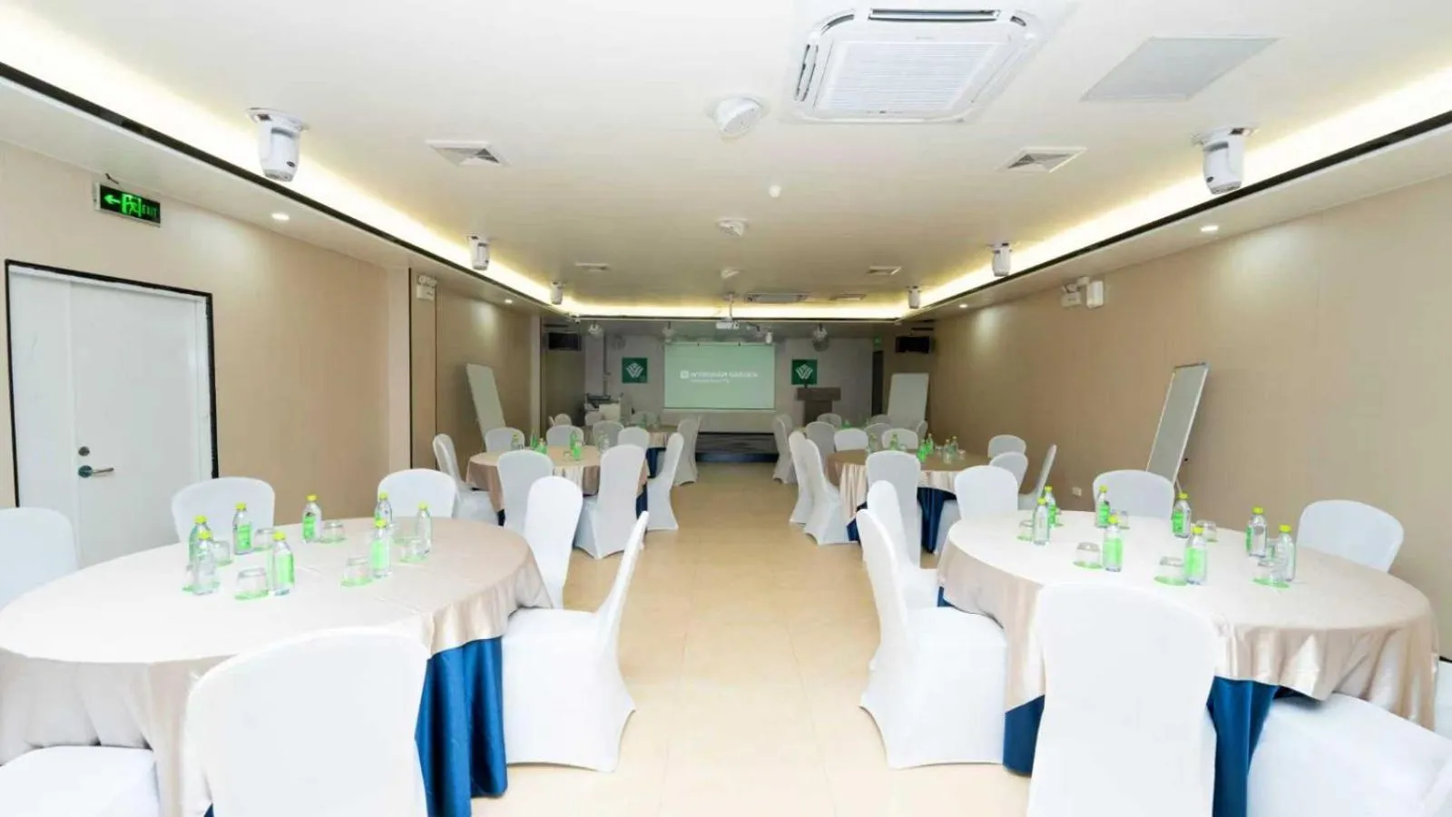 Meeting/conference room in Wyndham Garden Wailoaloa Beach Fiji