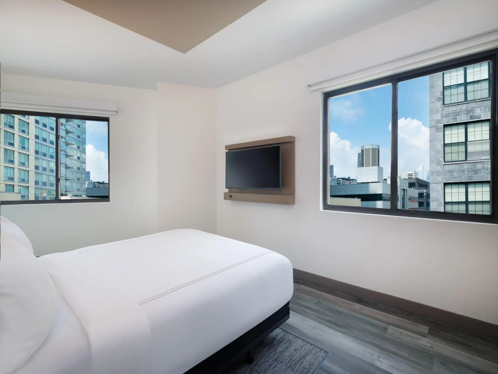 Photo of the whole room, Bed in EVEN Hotel Long Island City - New York by IHG