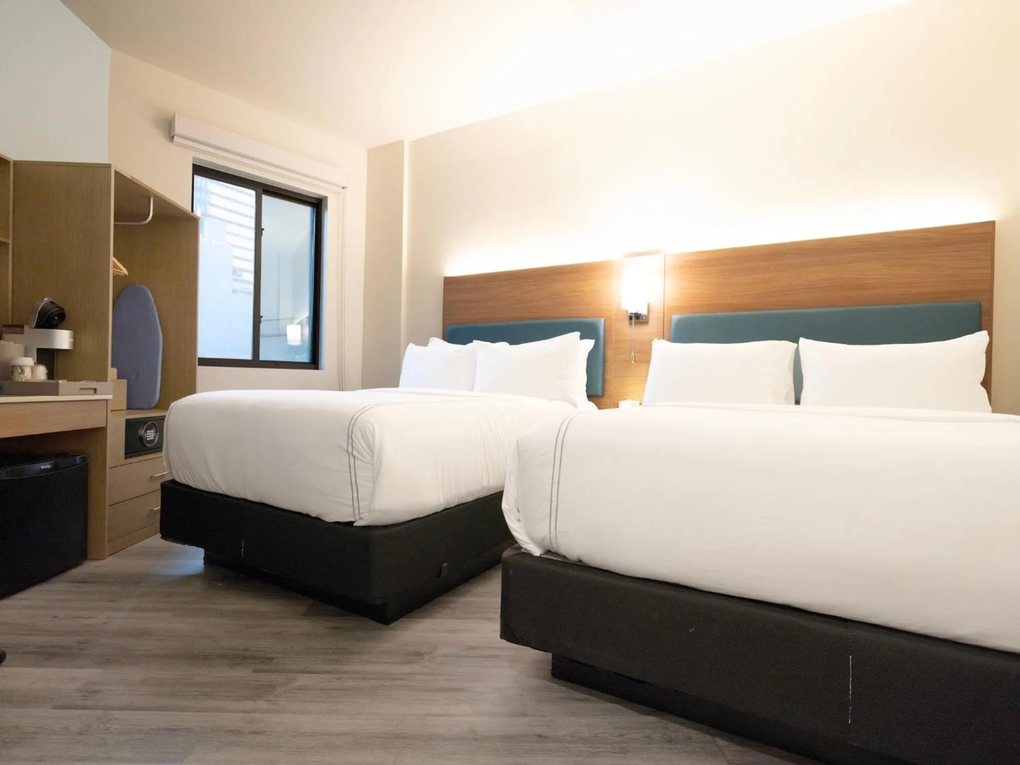 Photo of the whole room, Bed in EVEN Hotel Long Island City - New York by IHG