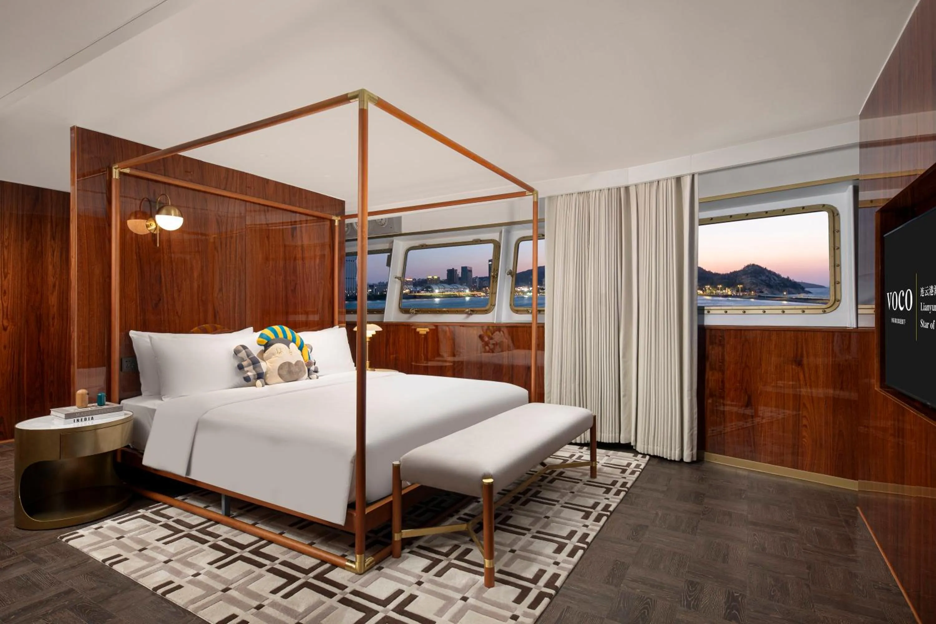 Photo of the whole room in voco Lianyungang Star of HaizhouBay