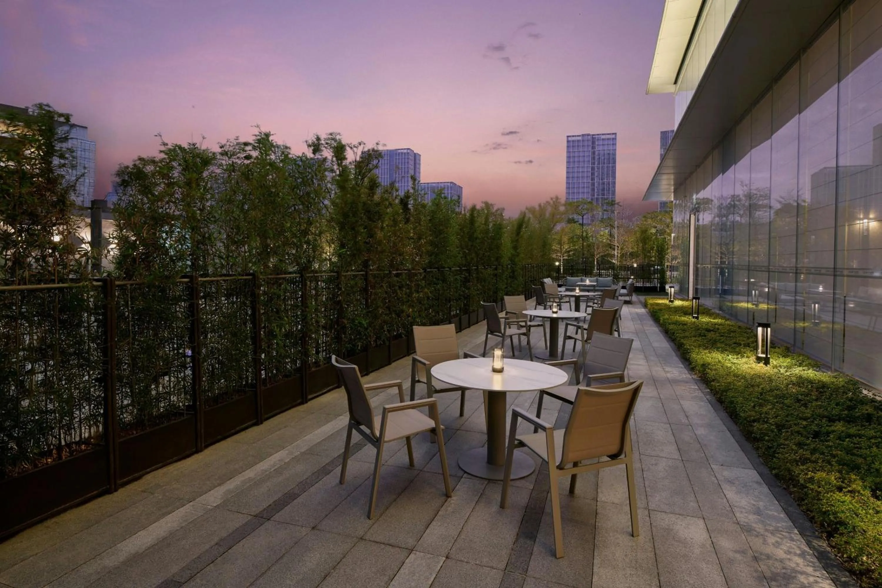 Lounge or bar in Courtyard by Marriott Guangzhou Pazhou