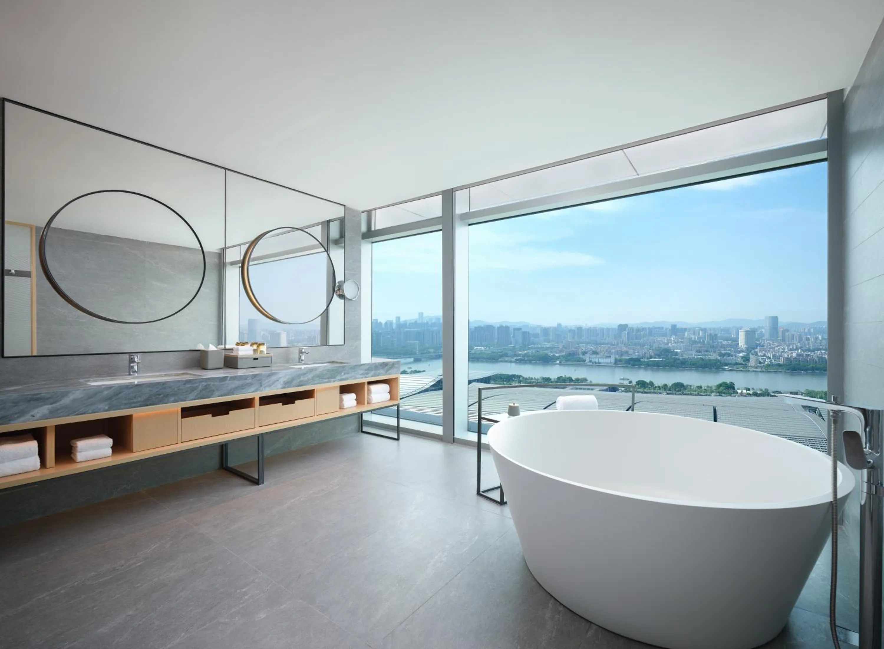 Bath in Courtyard by Marriott Guangzhou Pazhou