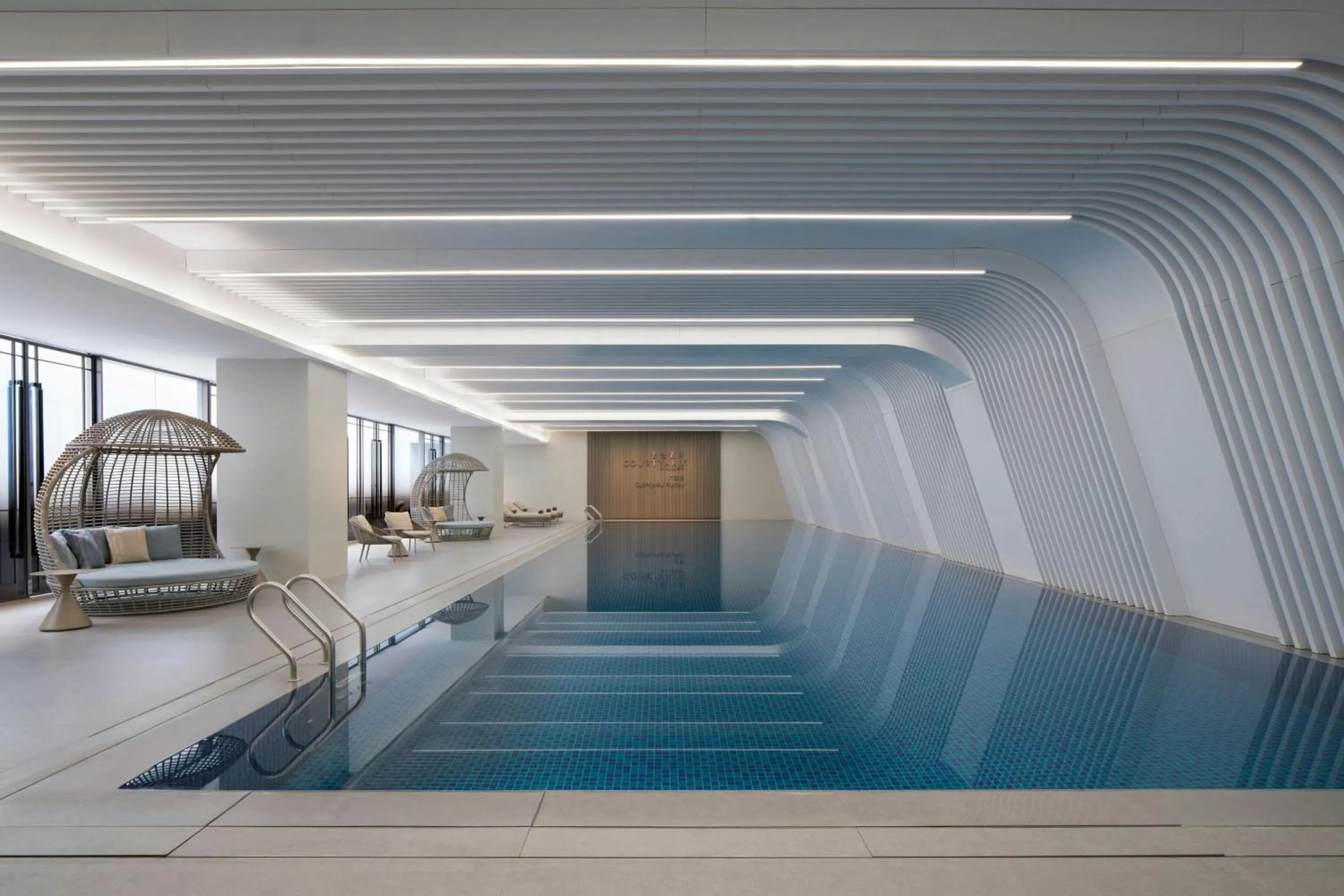 Swimming pool in Courtyard by Marriott Guangzhou Pazhou