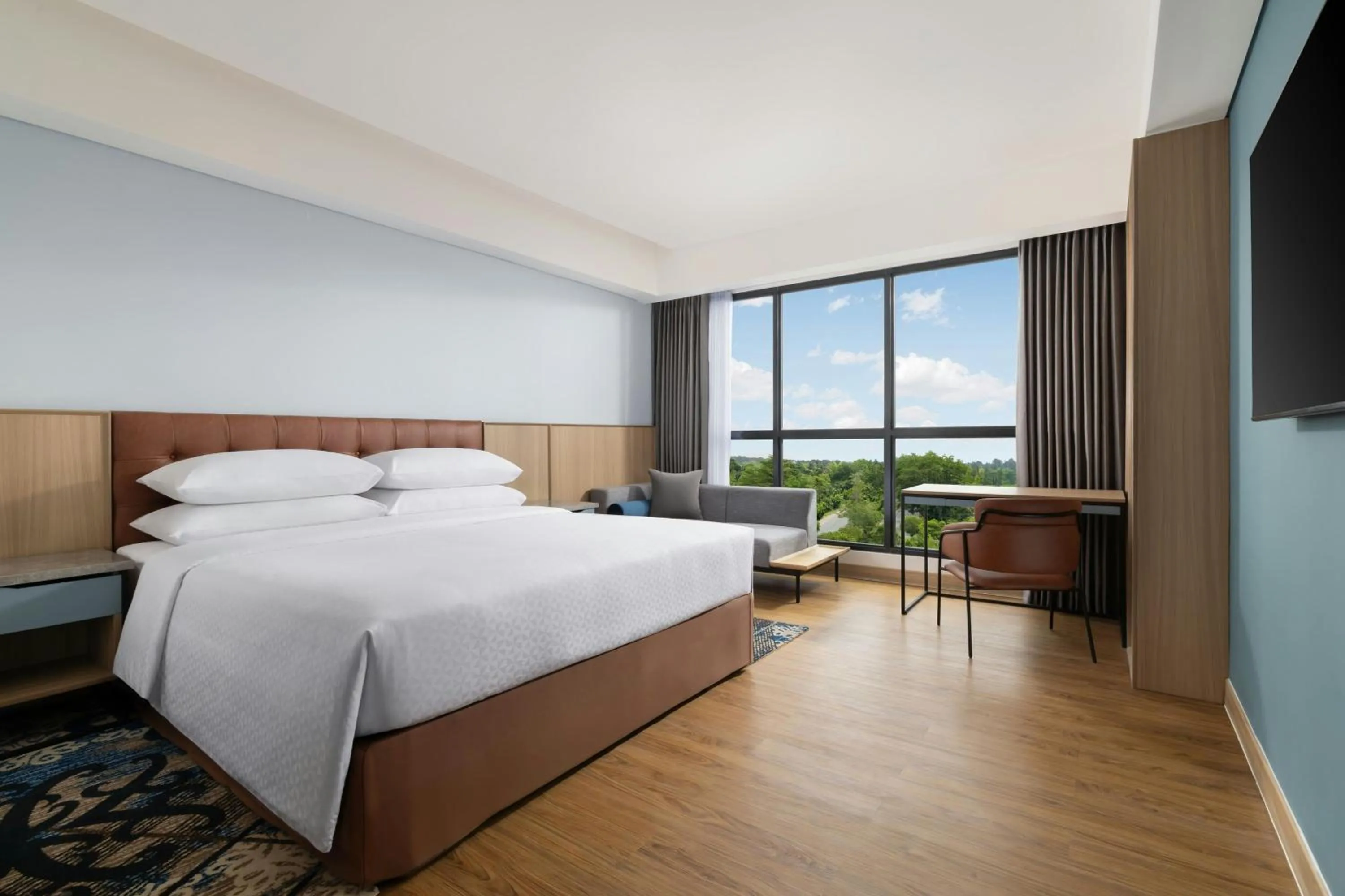 Photo of the whole room, Bed in Four Points by Sheraton Pontianak