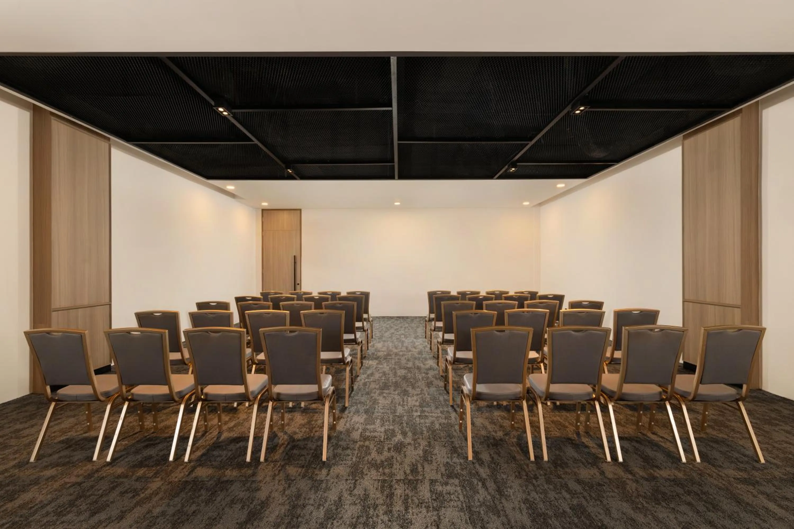 Meeting/conference room in Four Points by Sheraton Pontianak