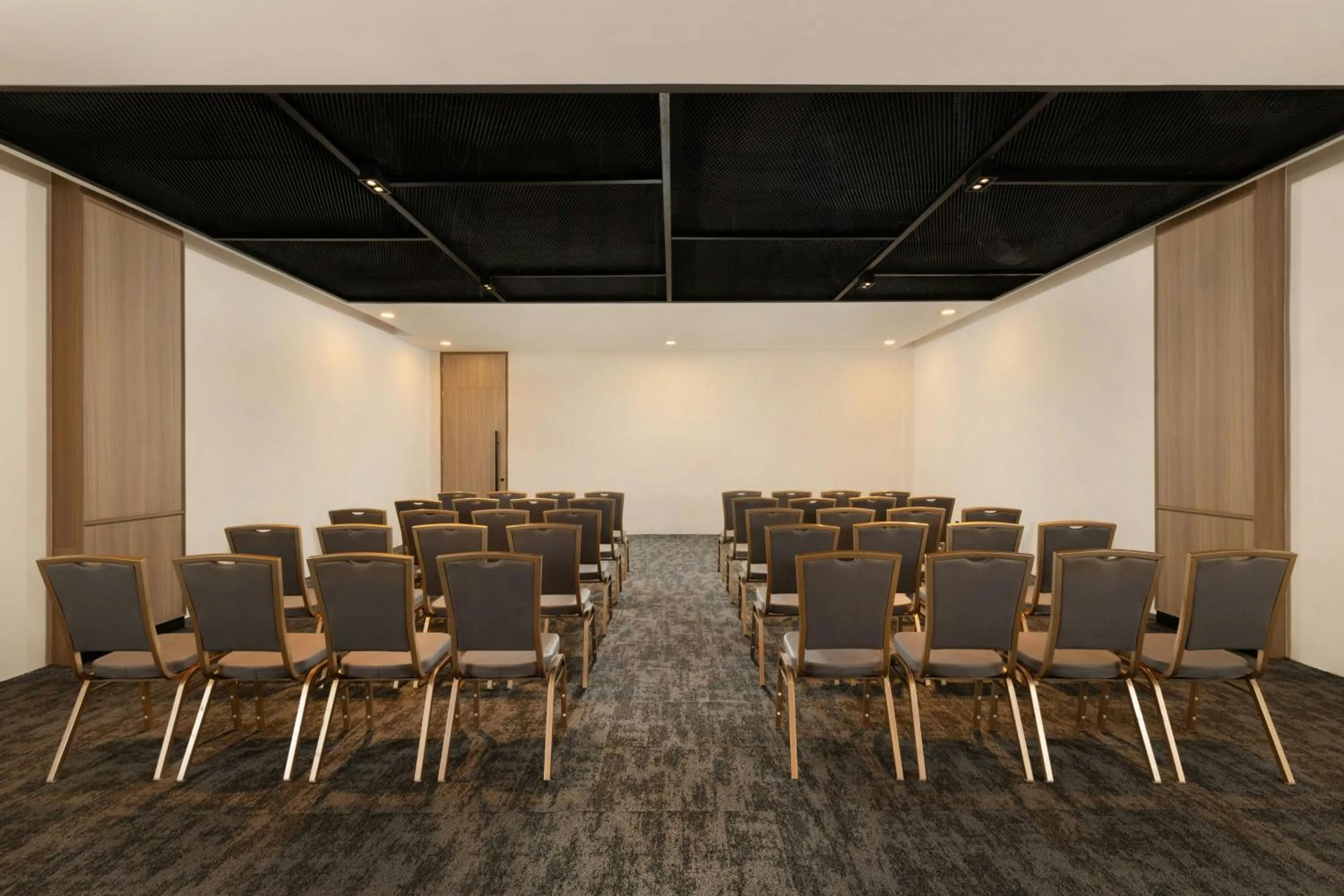 Meeting/conference room in Four Points by Sheraton Pontianak