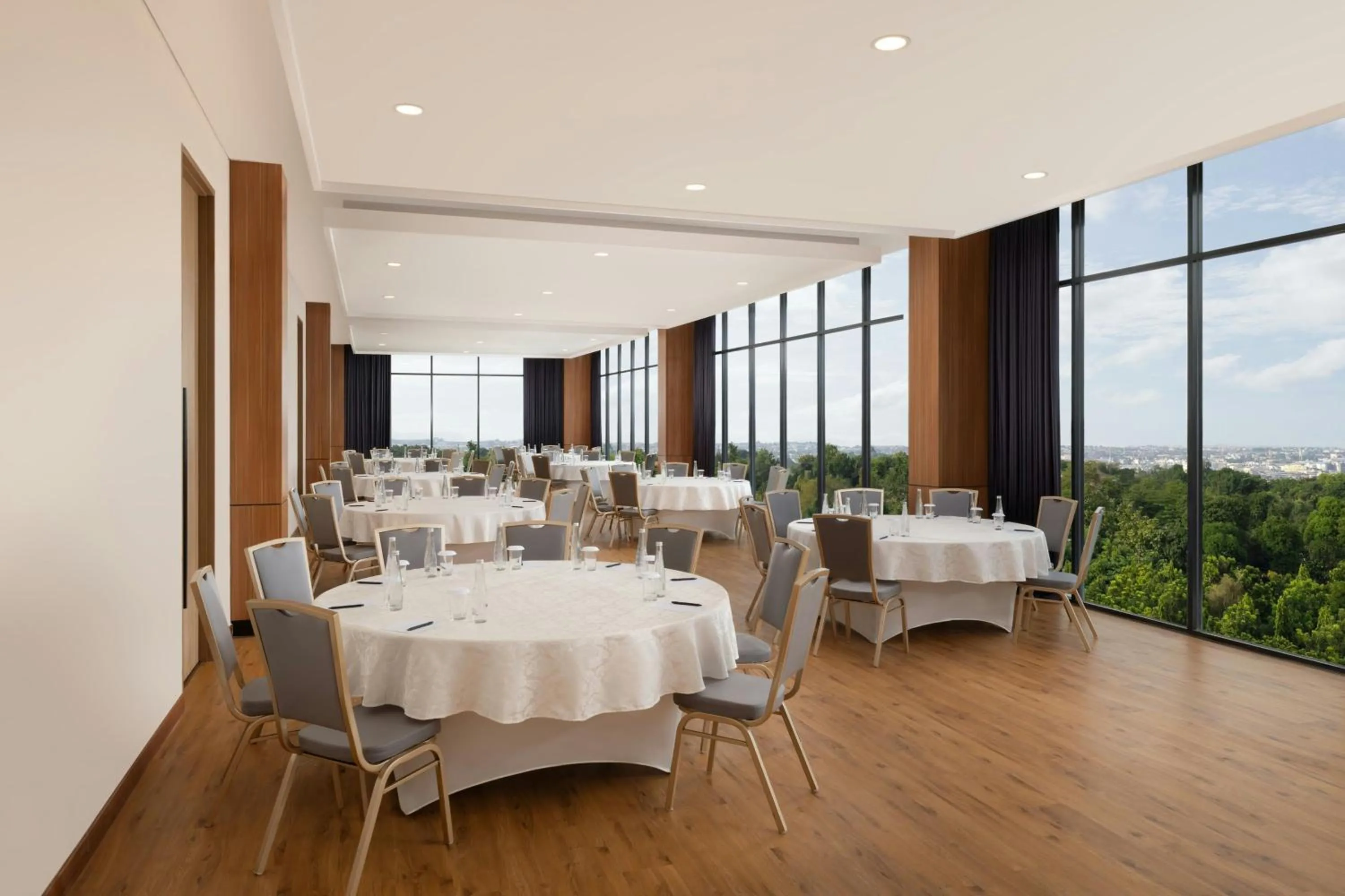 Meeting/conference room in Four Points by Sheraton Pontianak
