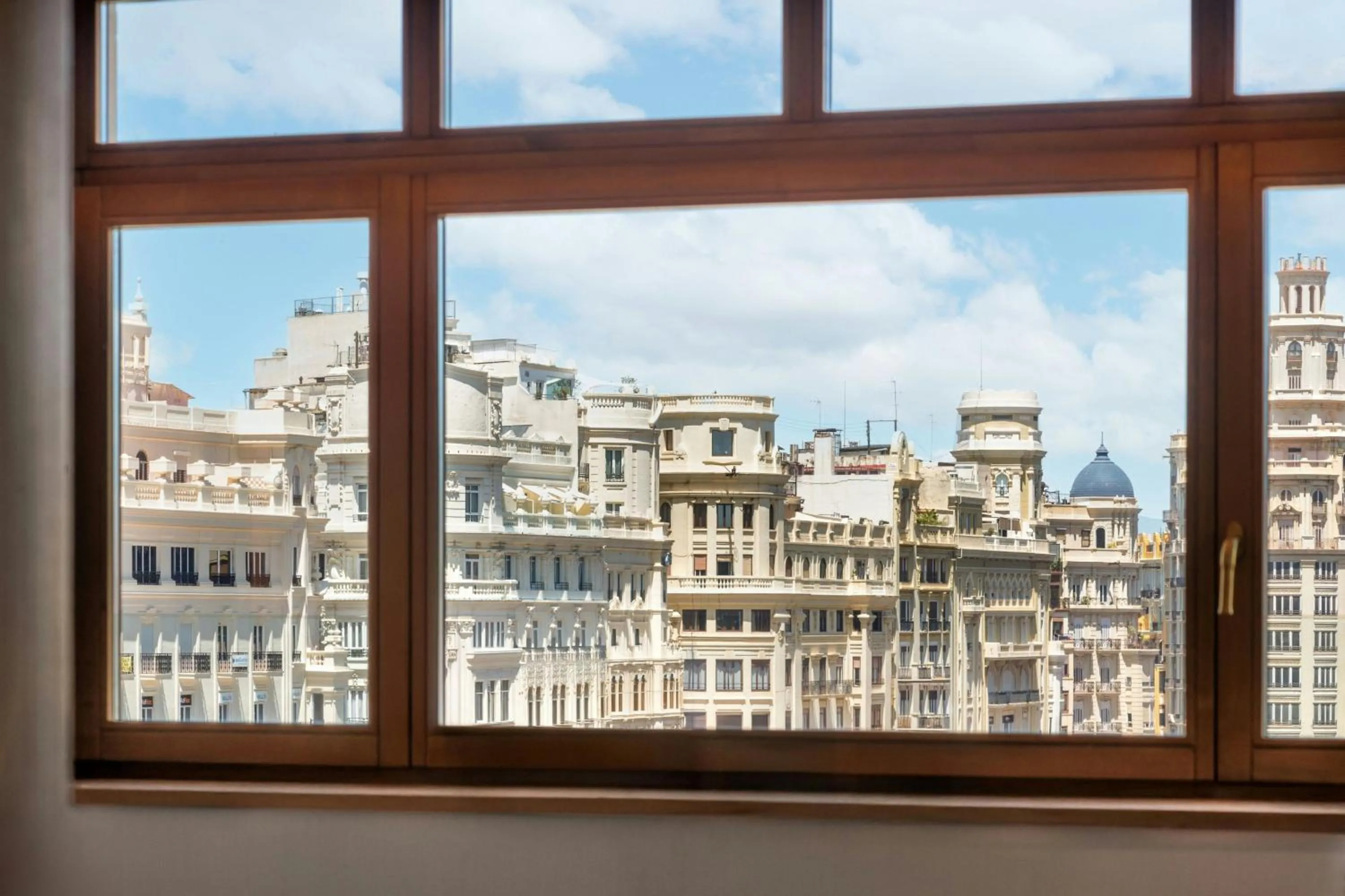 Photo of the whole room in Grand Hotel Centenari, Valencia, Autograph Collection