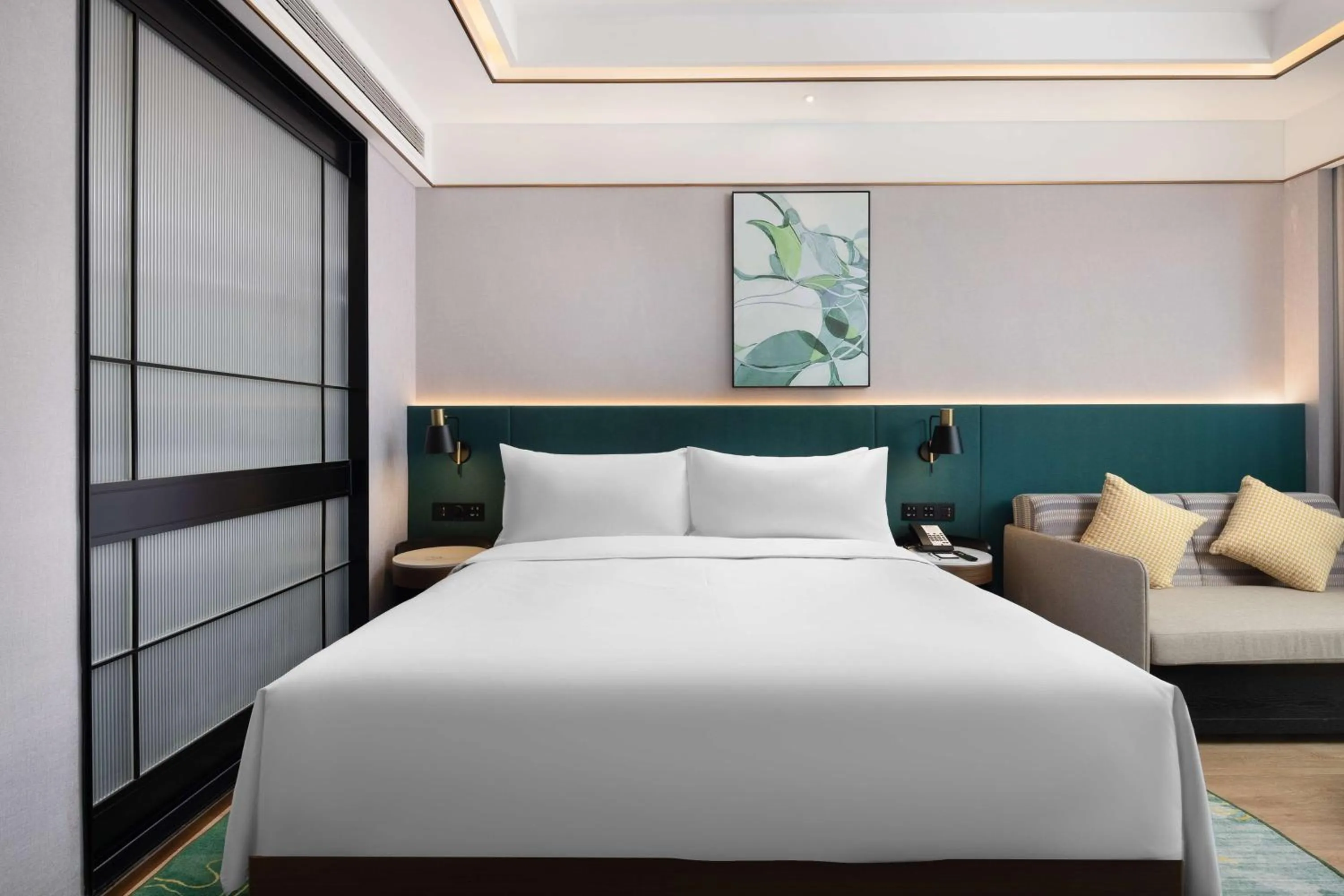 Living room, Bed in Hilton Garden Inn Leshan Shizhong