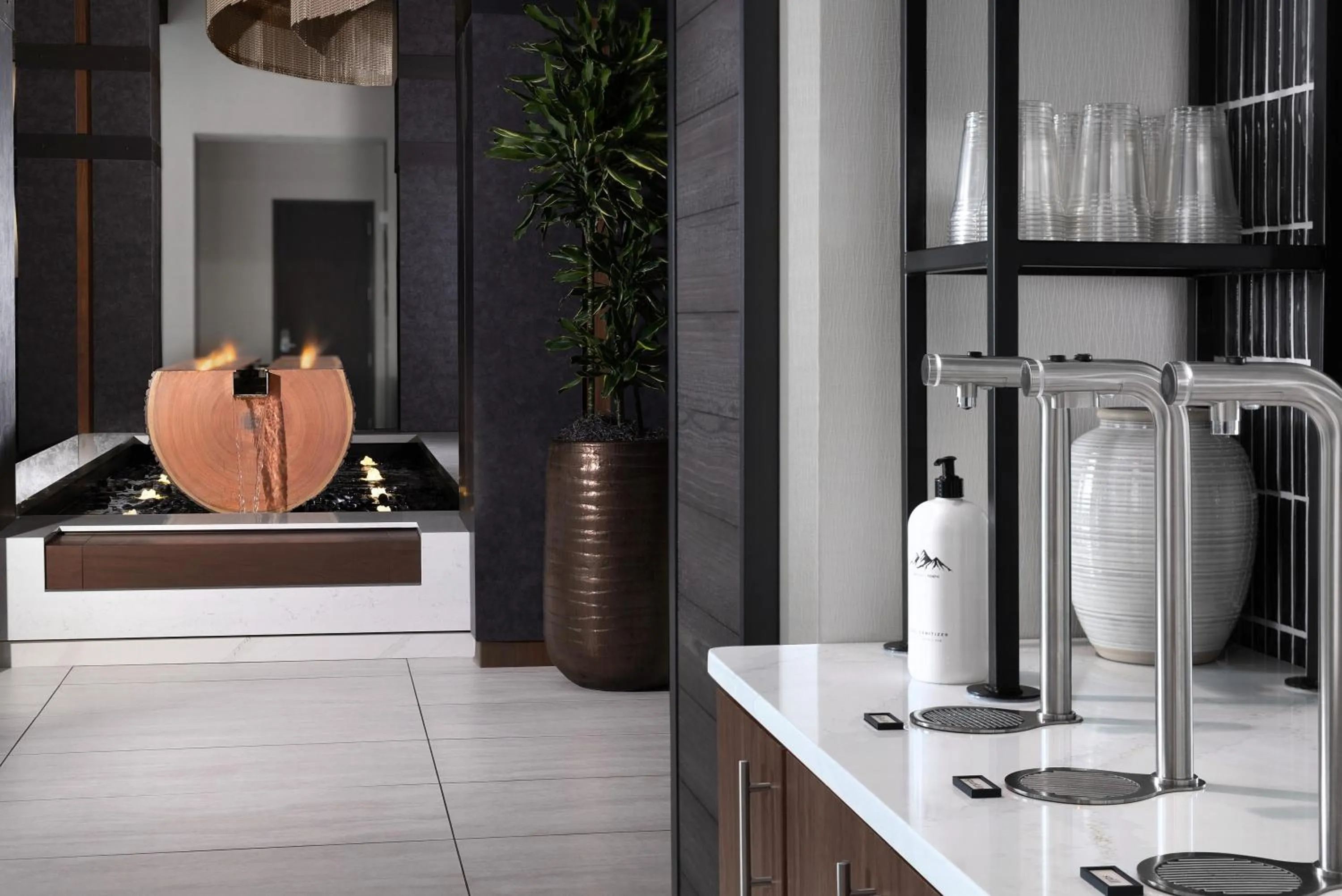 Dining area in Tempo By Hilton Pigeon Forge