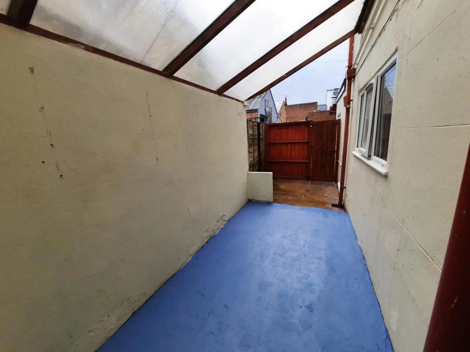 Day in Seafront 2-Bed Apt Sleeps 4 in Clacton-on-Sea