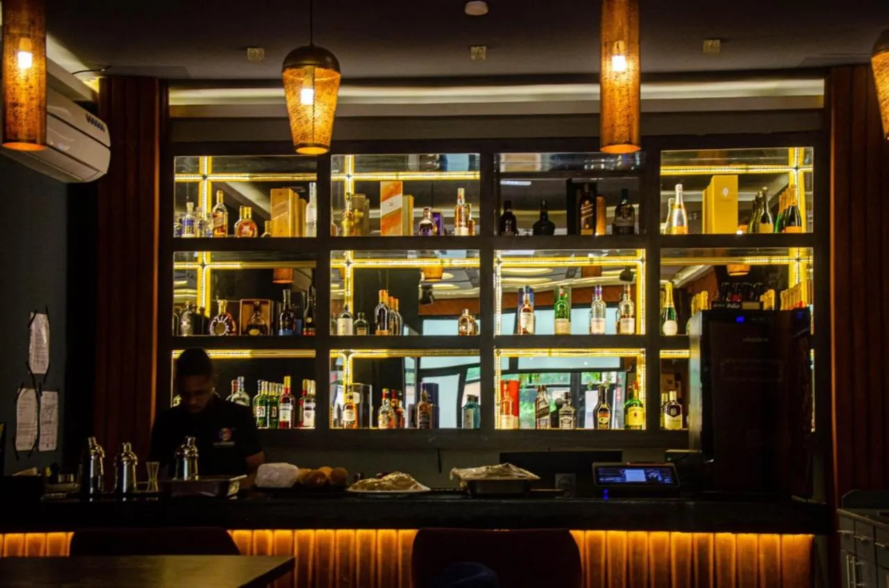Restaurant/places to eat in Hotel de l'Air