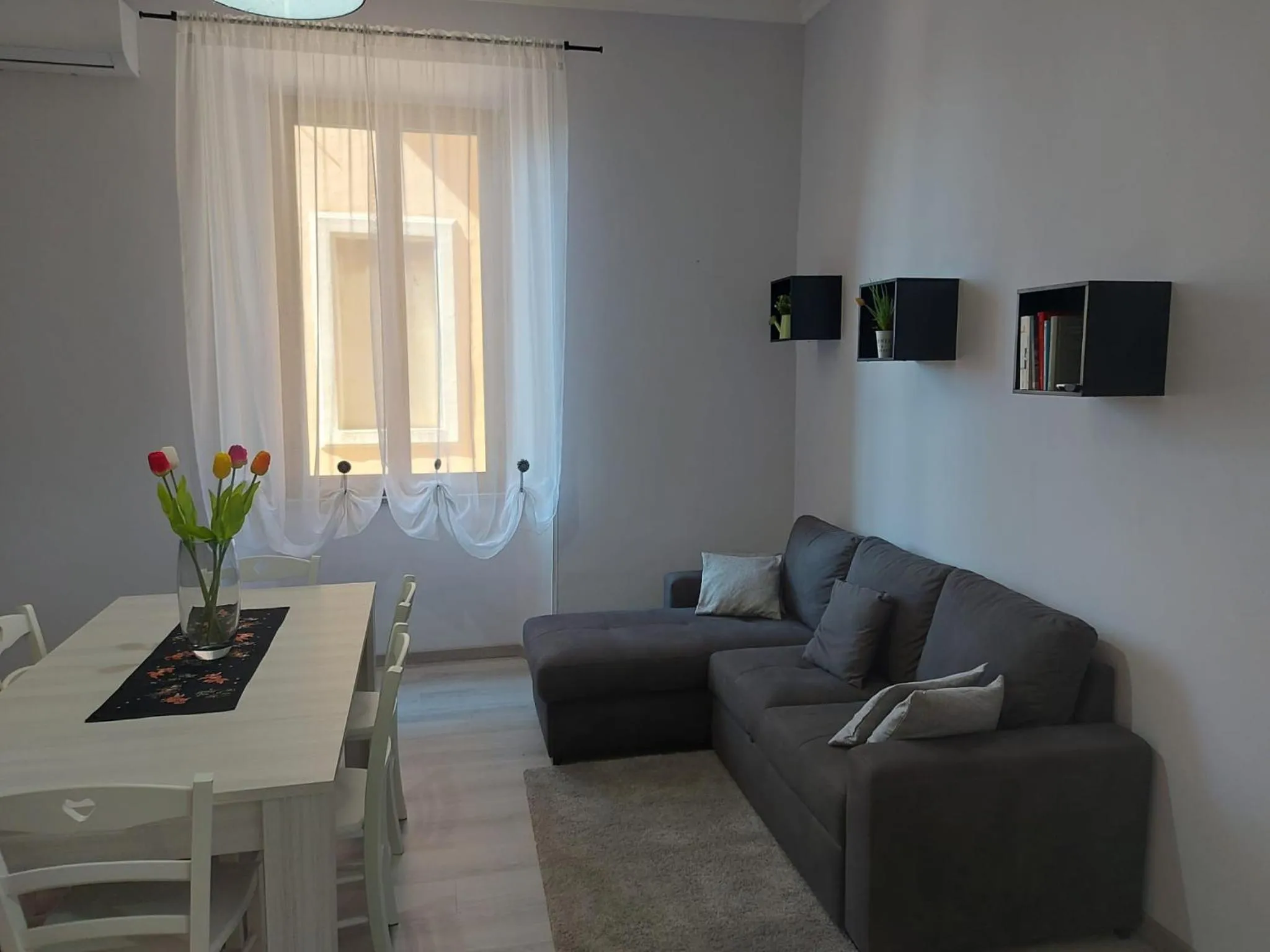 Living room in Alloggio Turistico Sea Port - Next to the Cruise Ship Free Shuttle Terminal