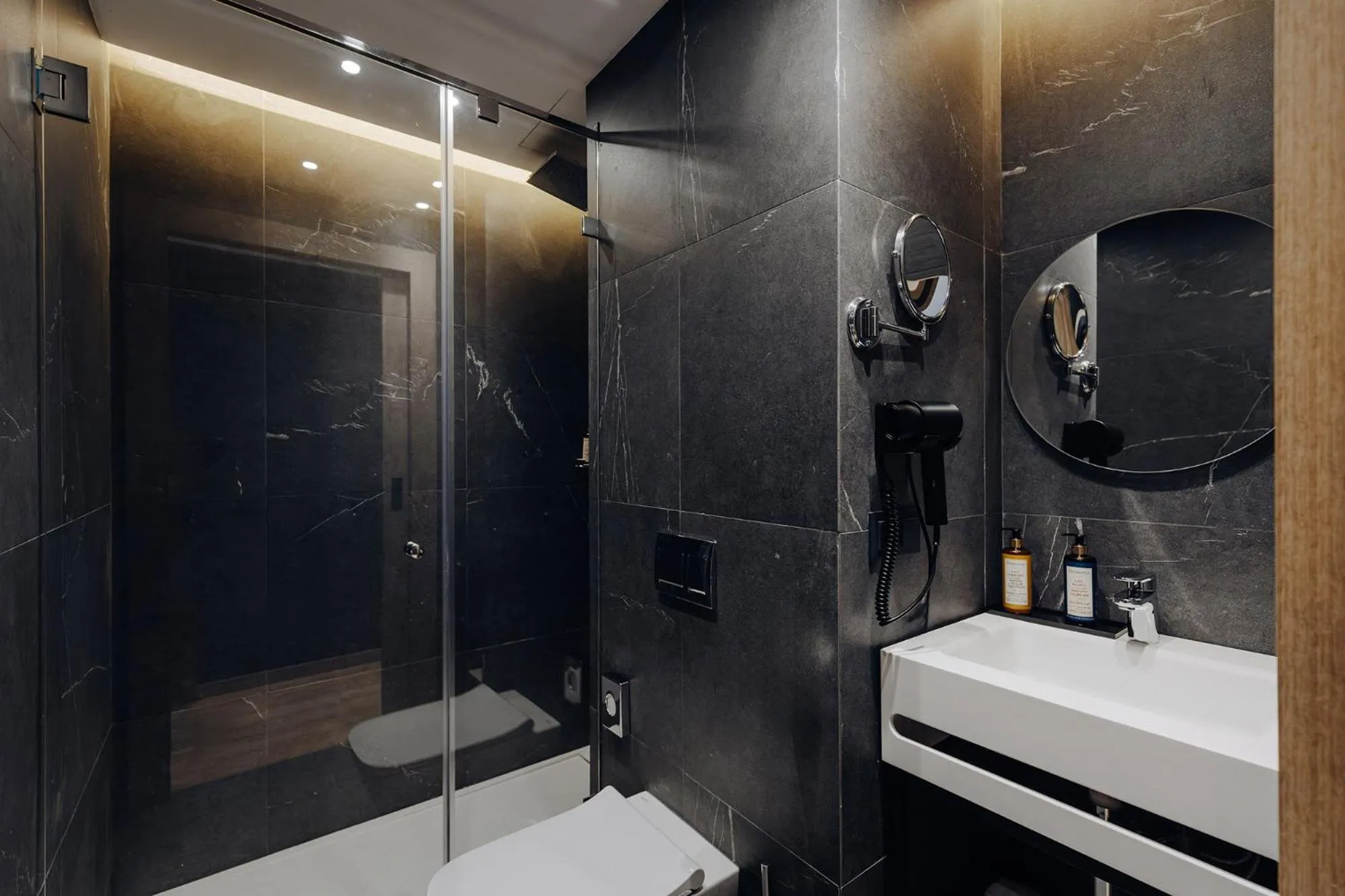 Shower in Exe Casablanca