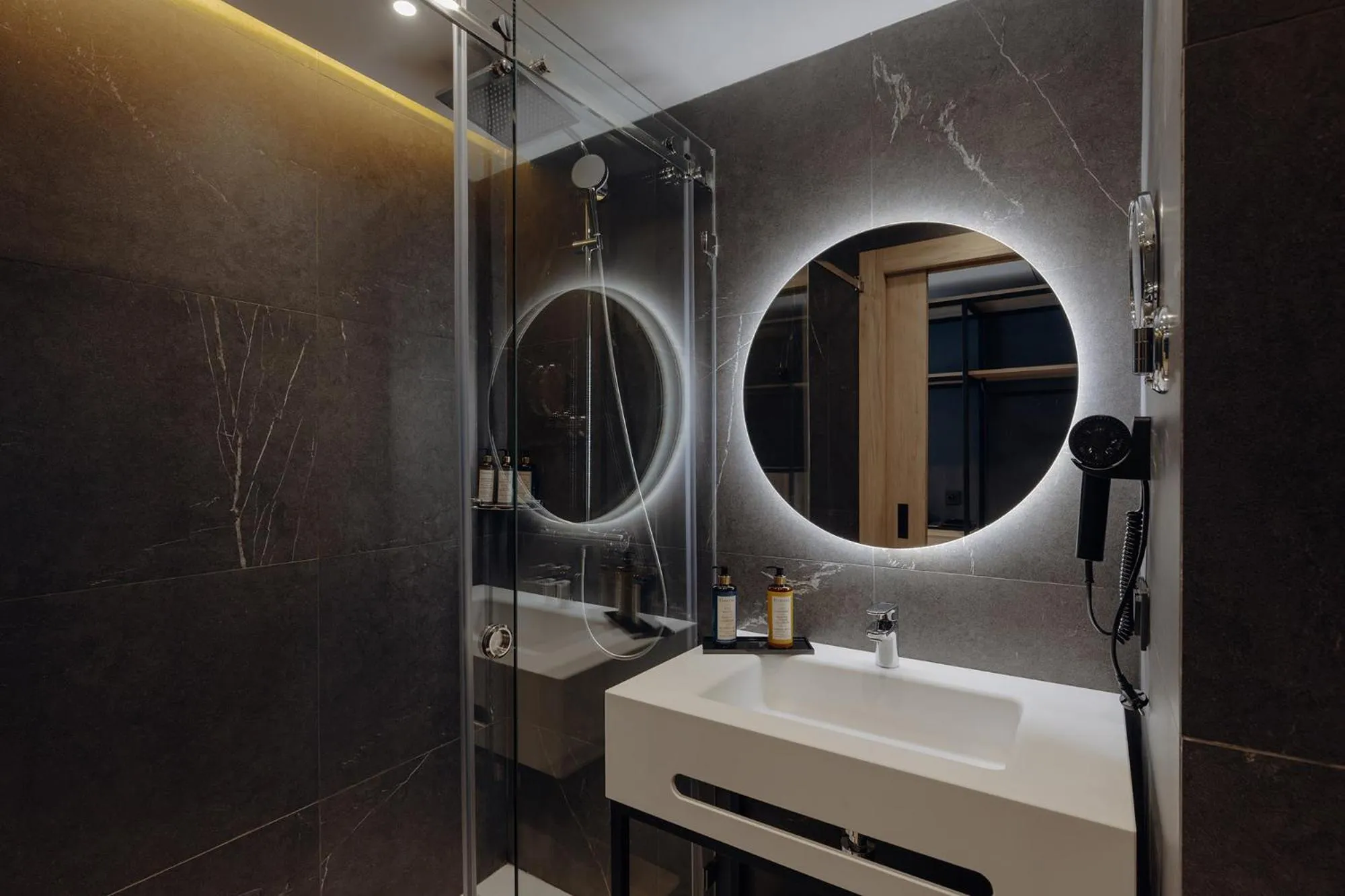 Shower in Exe Casablanca