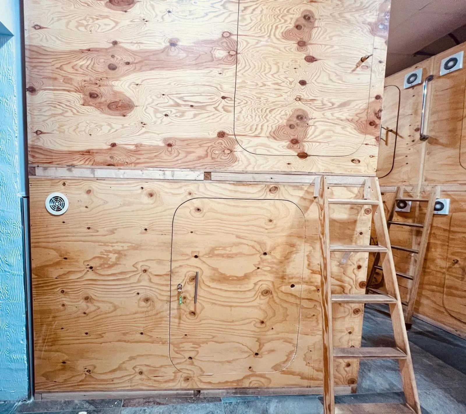 Property building in Cubik Rooms