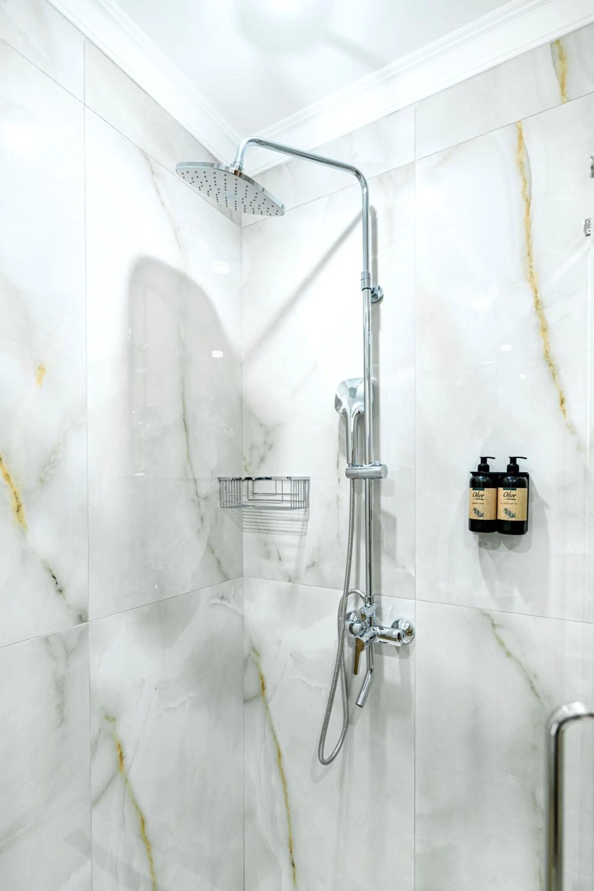 Shower in Mardan Hotel