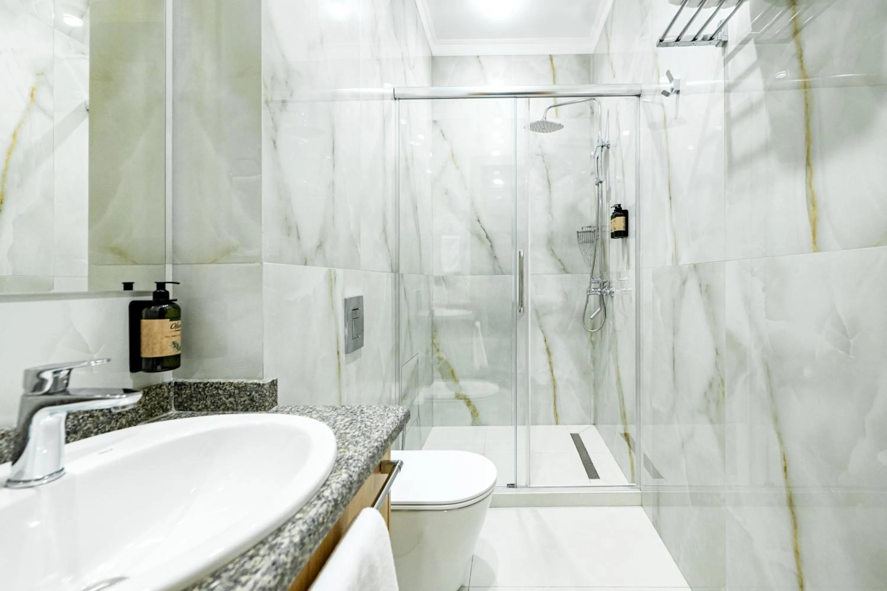 Shower in Mardan Hotel