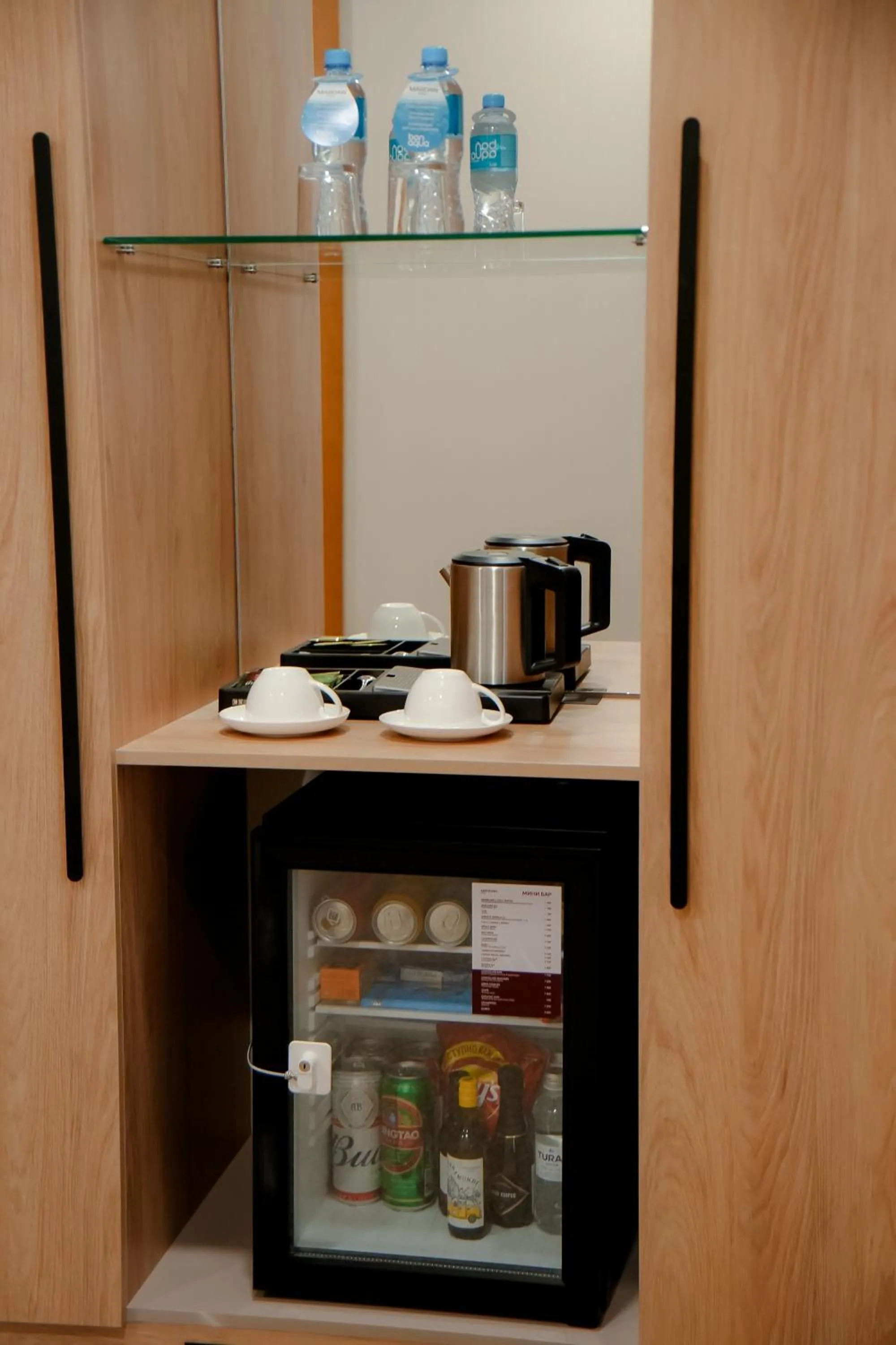 Coffee/tea facilities in Mardan Hotel