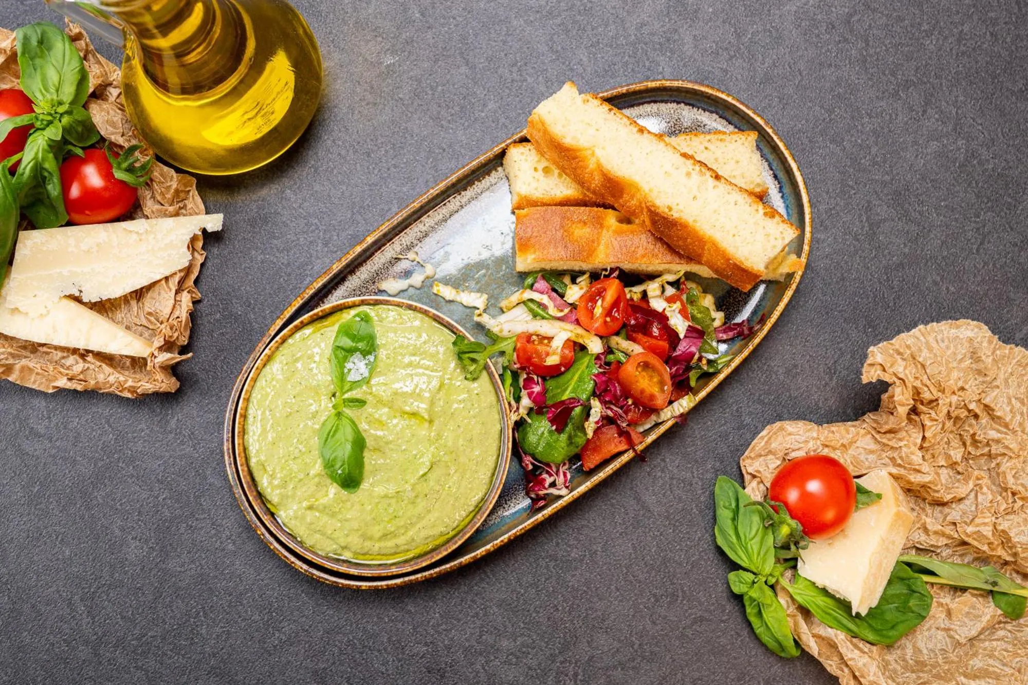 Food and drinks in HOW Boutique and Hotel