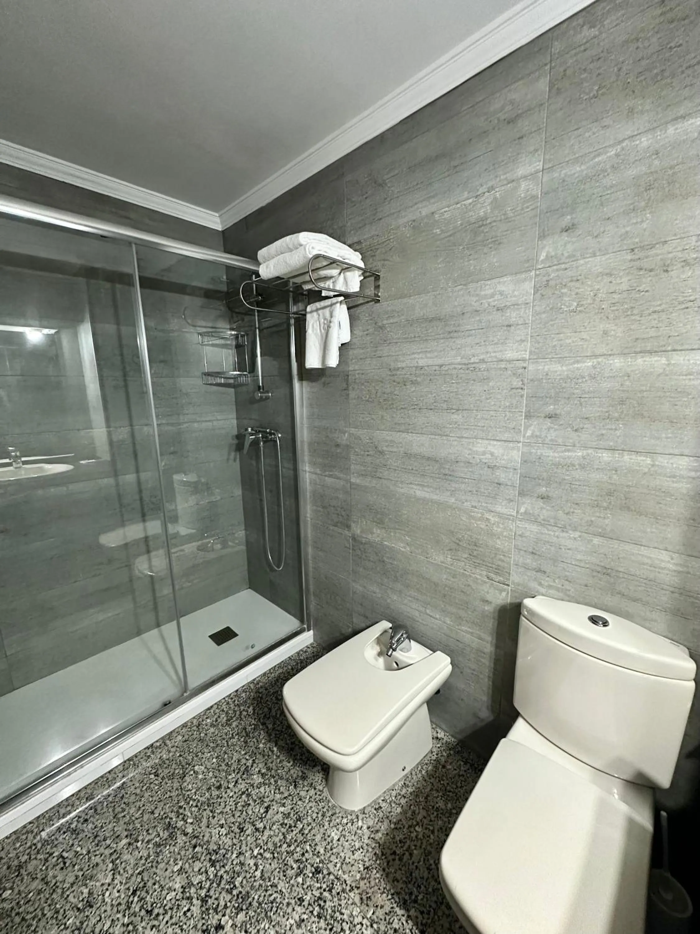 Bathroom in Apartamentos Nuriasol