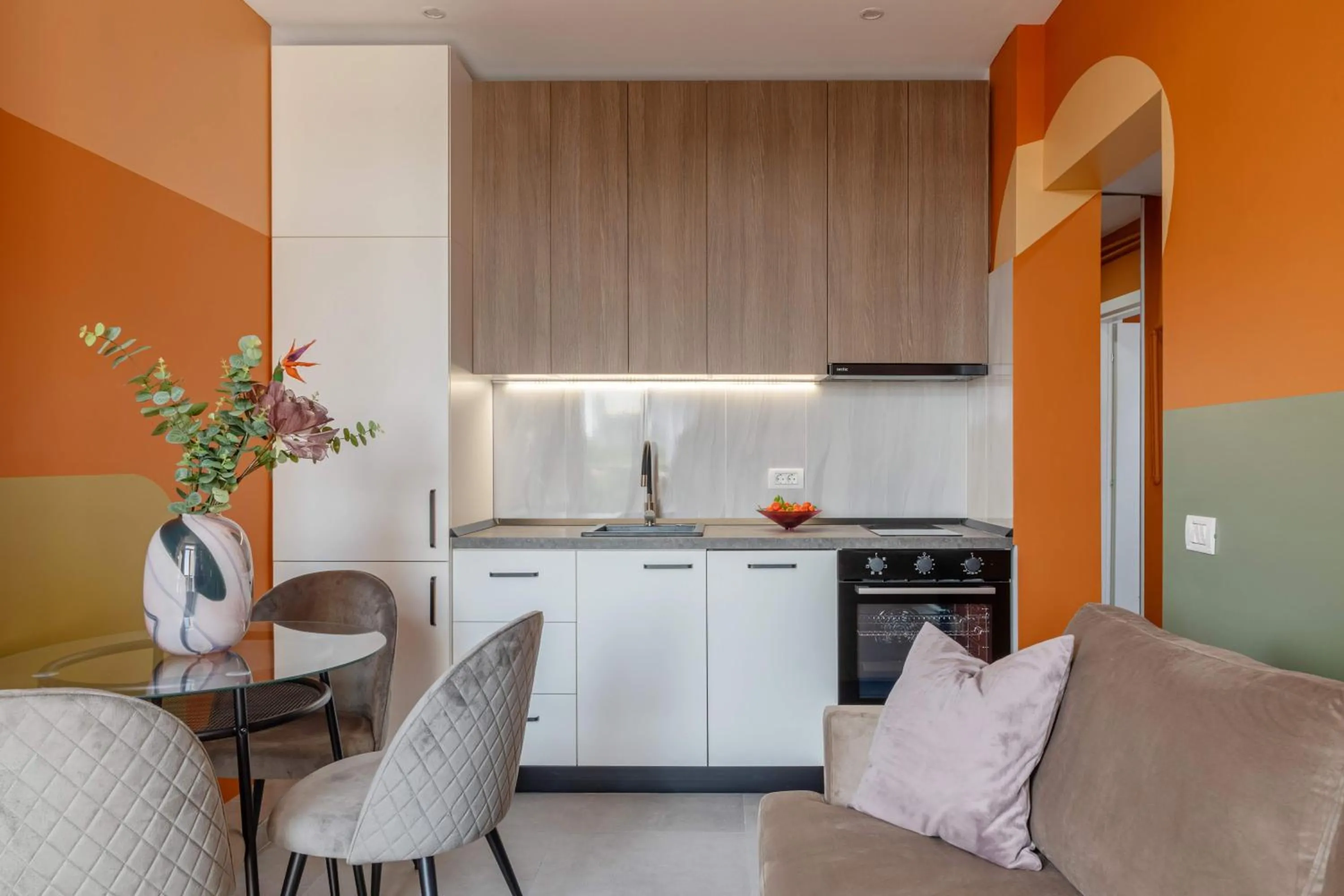 Amazing Style, Bright Colors, Balconies, 1BR near The Faculty of Law
