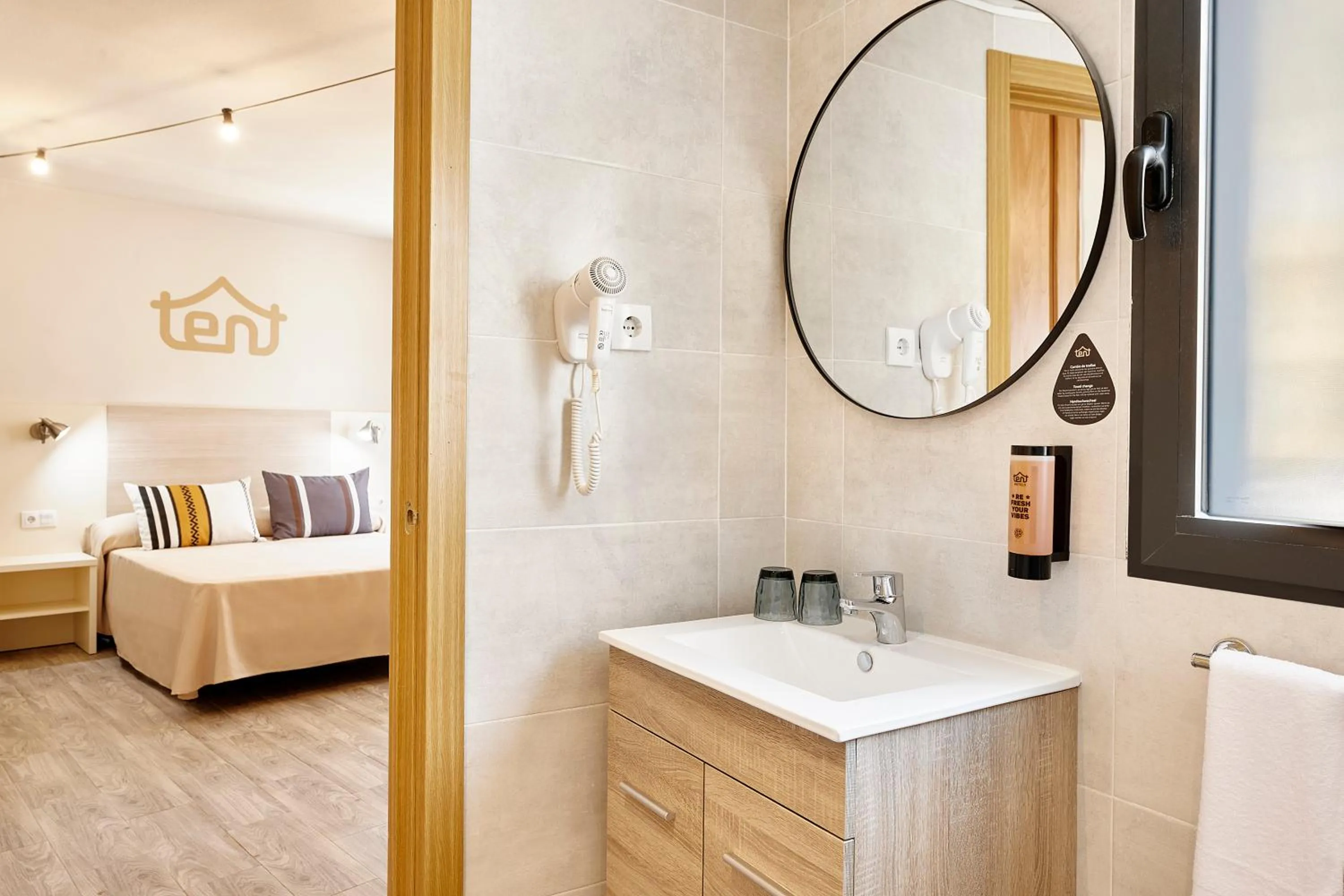 Bathroom, Bed in tent Torremolinos