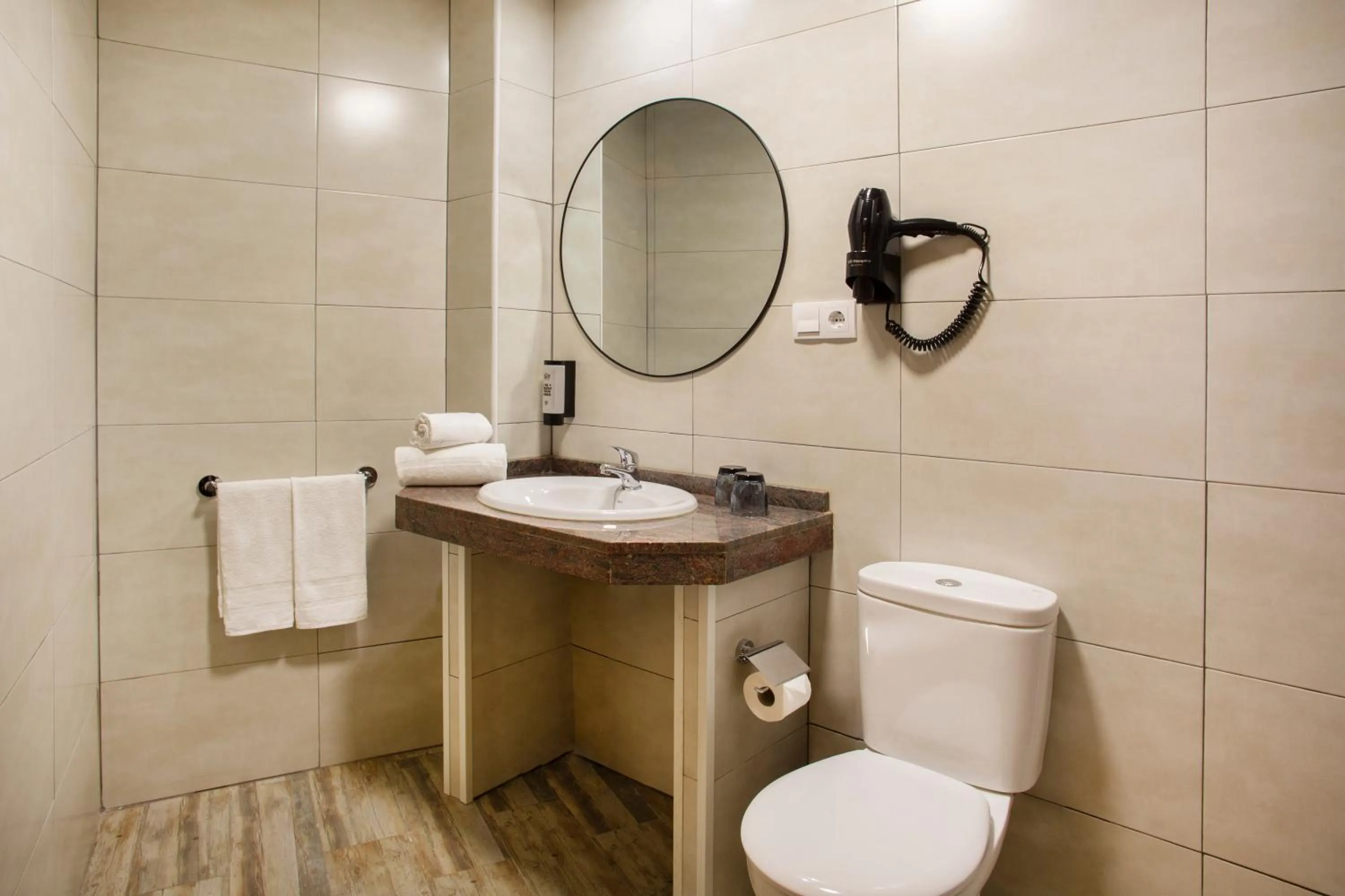 Bathroom in tent Torremolinos