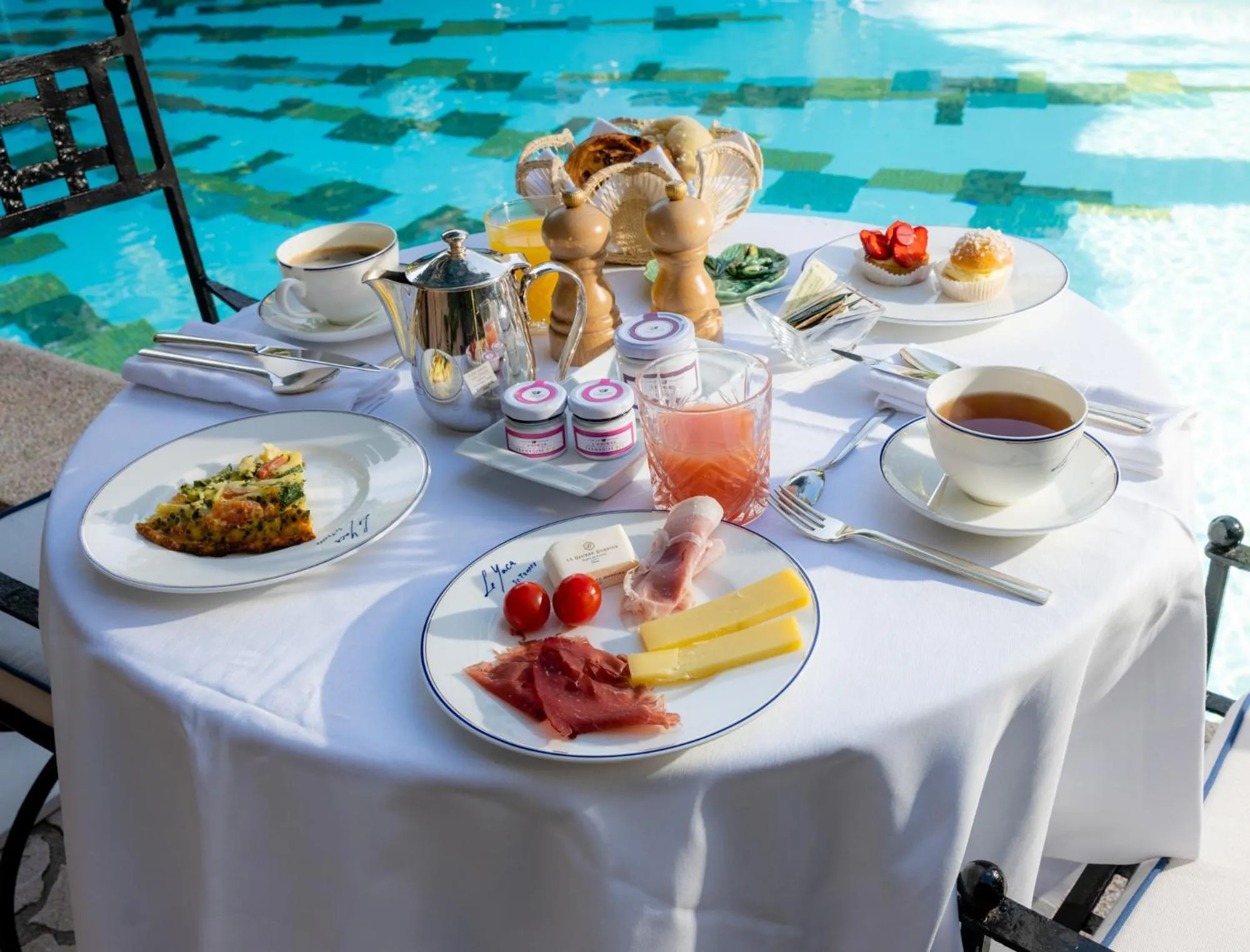 Buffet breakfast in Le Yaca Saint-Tropez