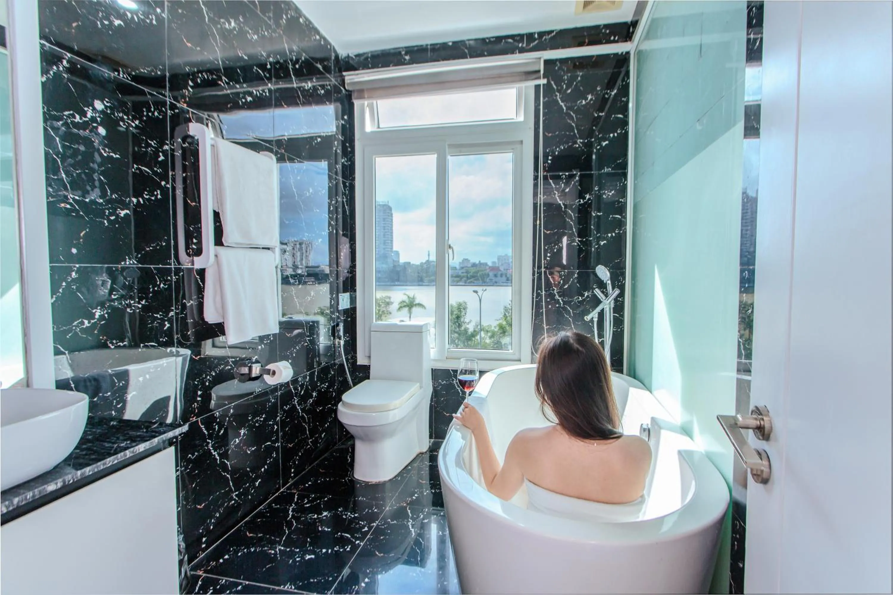 Bathroom in Palmier Hotel - Art House Da Nang