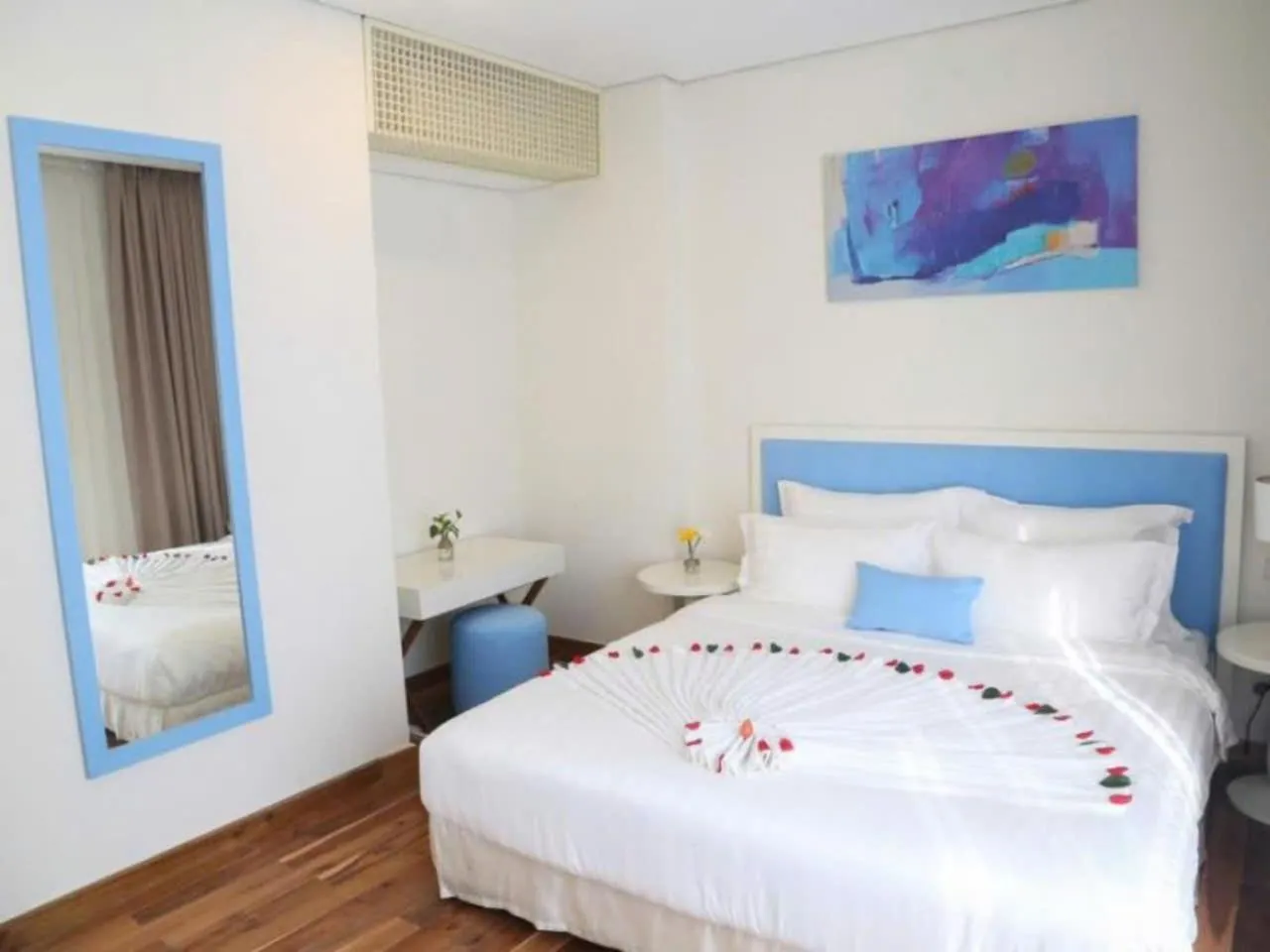 Bedroom, Bed in Palmier Hotel - Art House Da Nang