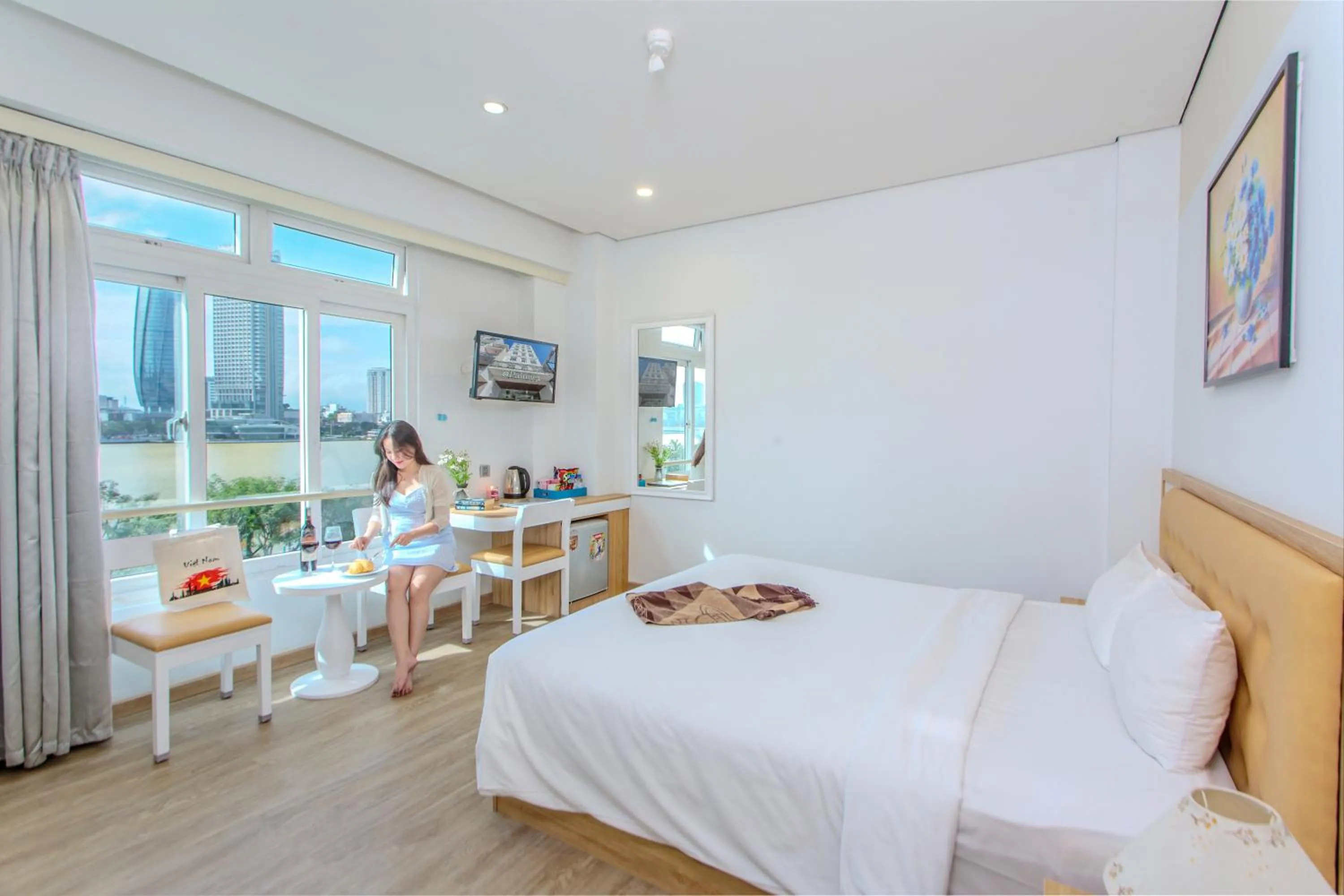 Photo of the whole room, Bed in Palmier Hotel - Art House Da Nang