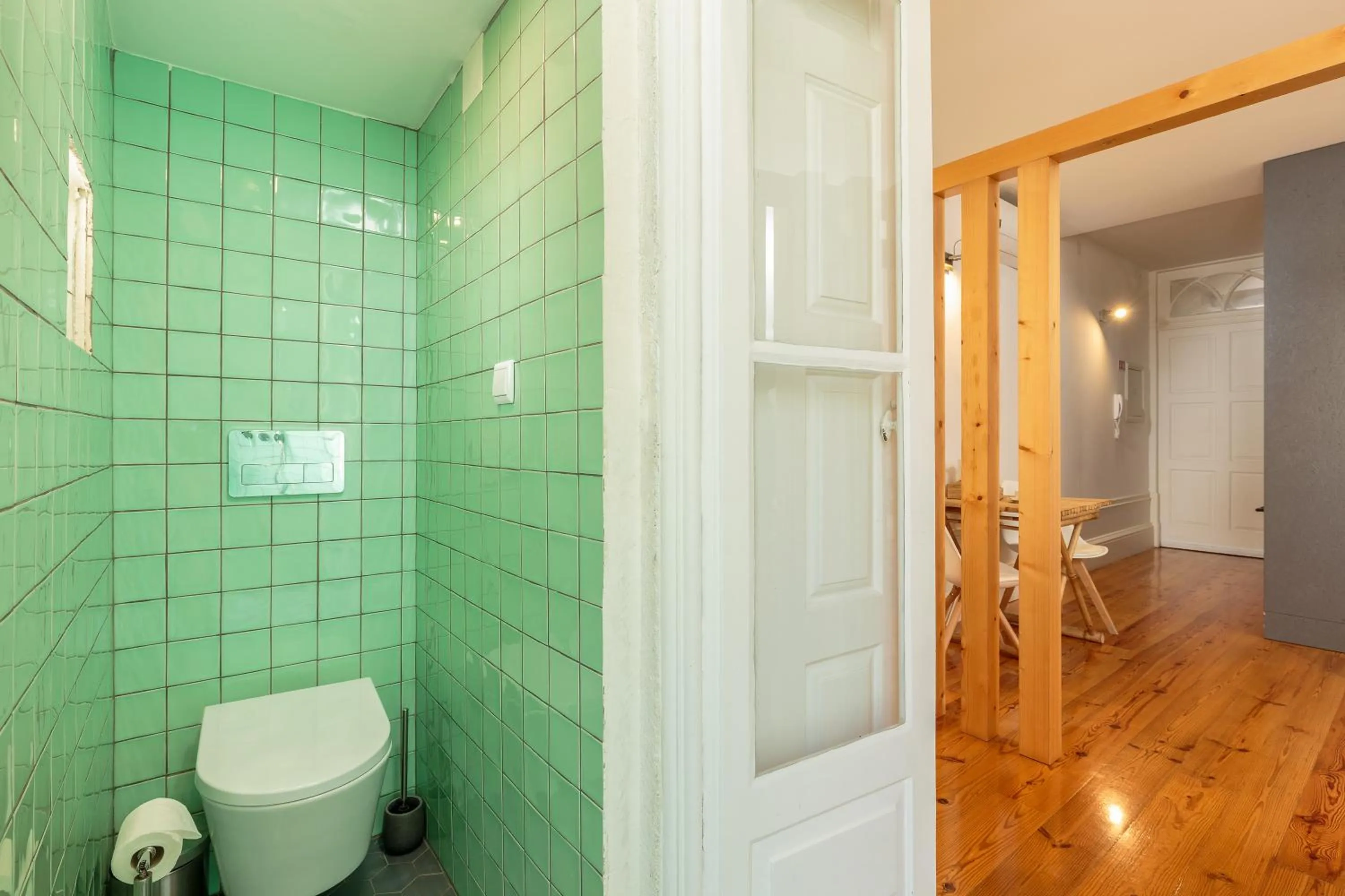 Toilet in YOUROPO - Capela