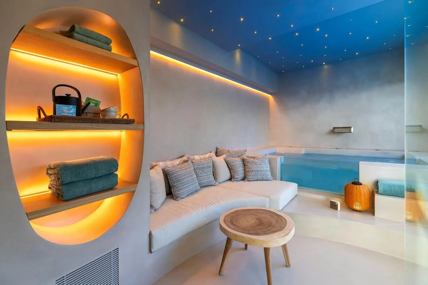 Hot Spring Bath in 1935 Hotel Boutique & Apartments - Adults Only