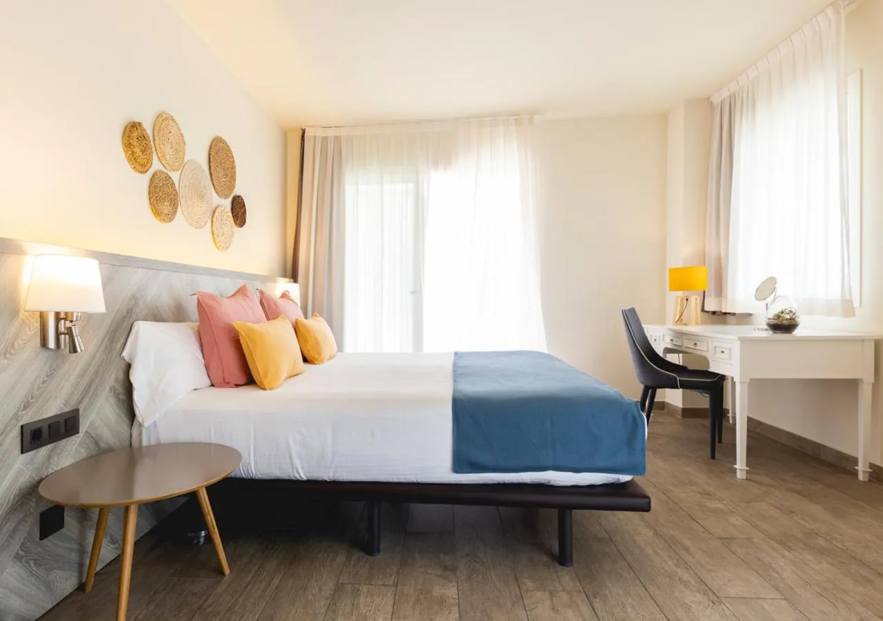 Photo of the whole room, Bed in 1935 Hotel Boutique & Apartments - Adults Only