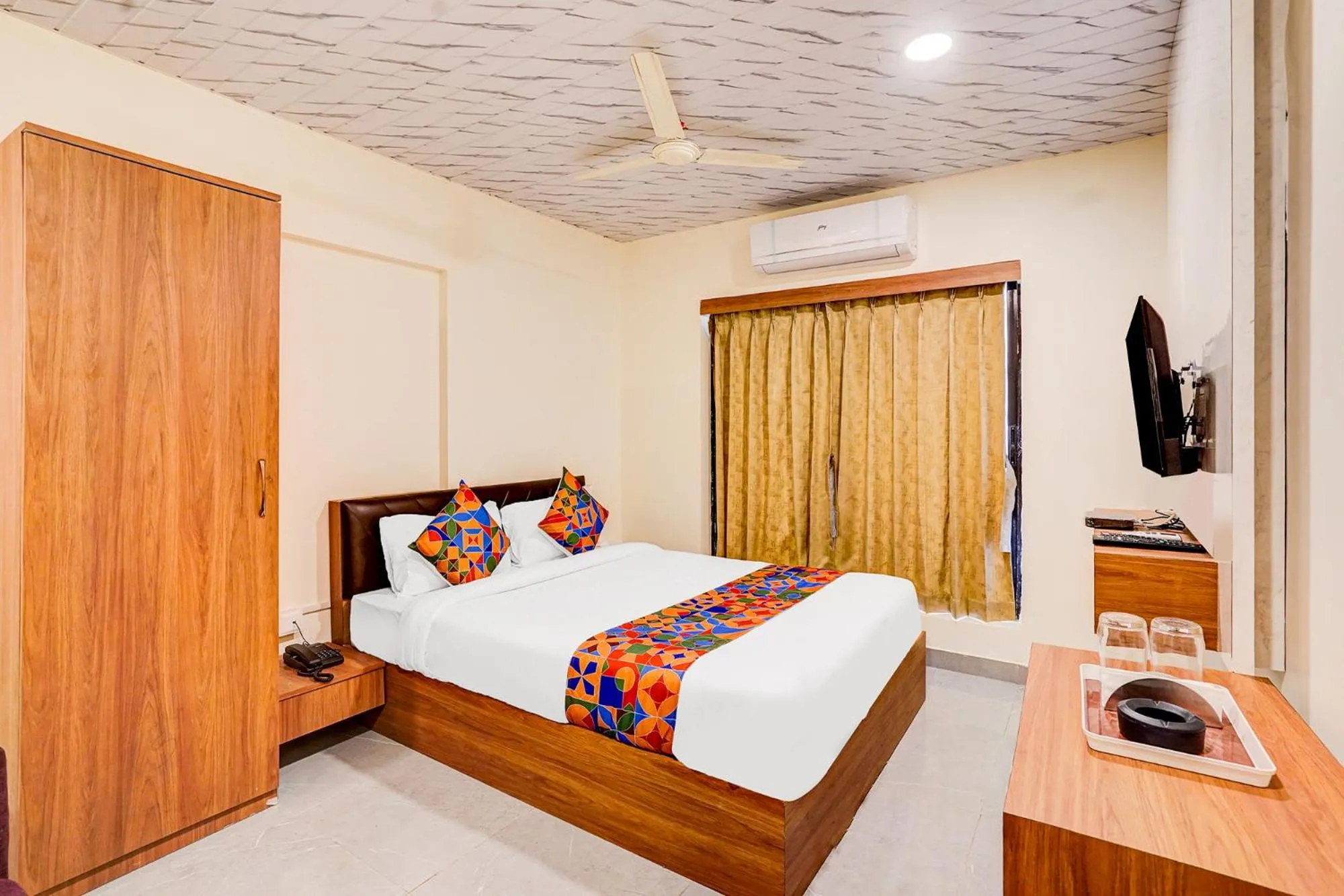 Deluxe Room - single occupancy in Hotel Omkar & Lodging - Phoenix Market City