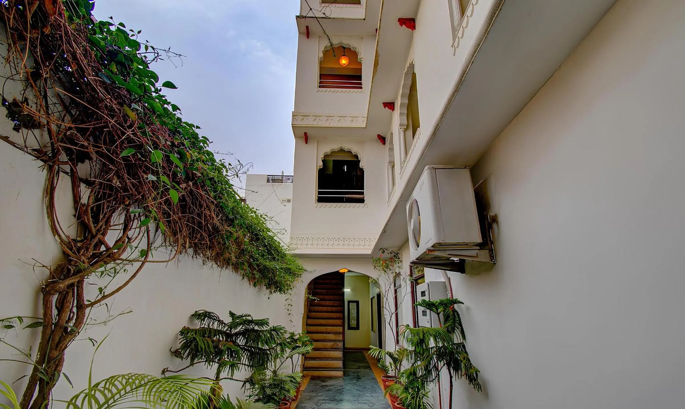 Utsav Vilas