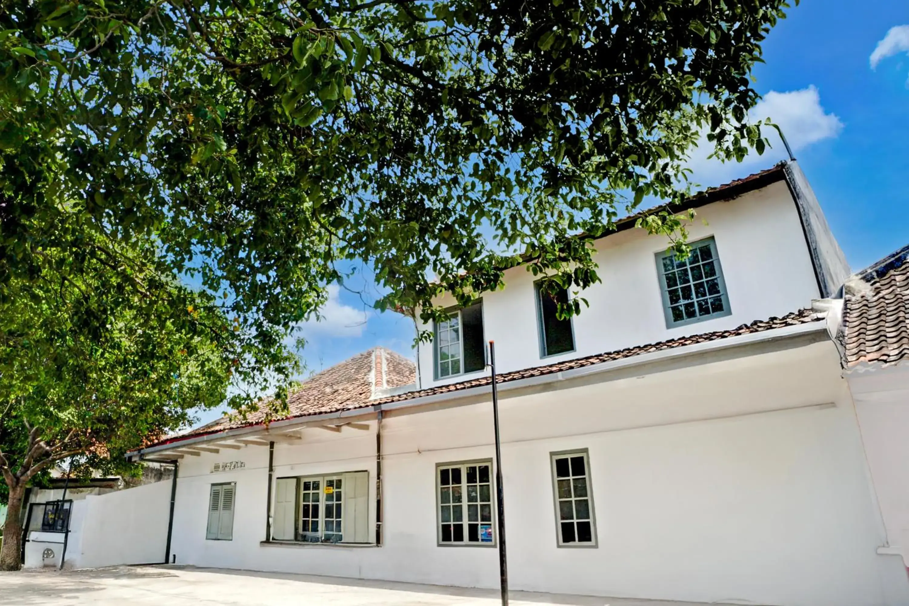 Property building in Hotel O Nawangwulan Property building in Hotel O Nawangwulan