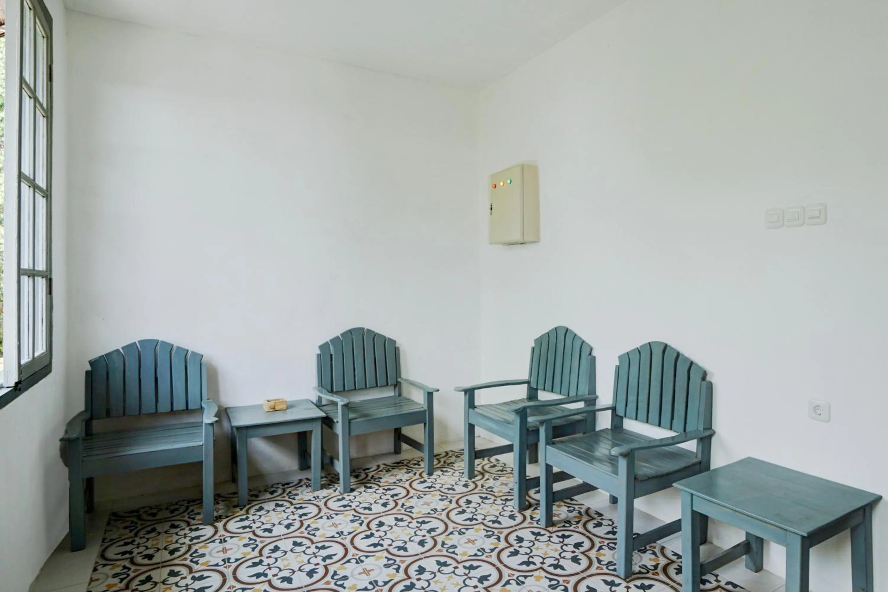 Seating area in Hotel O Nawangwulan