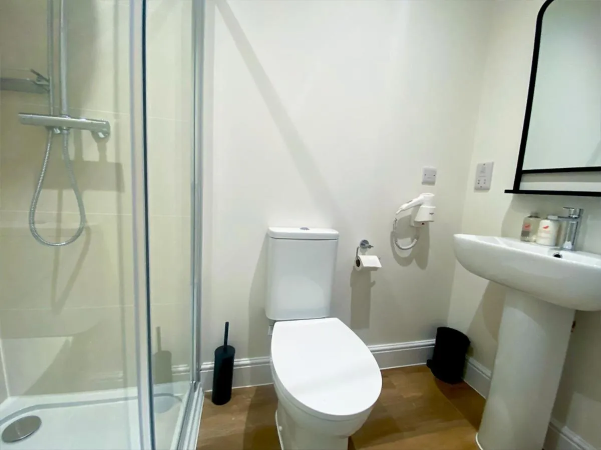 Shower in Hilltop Haven