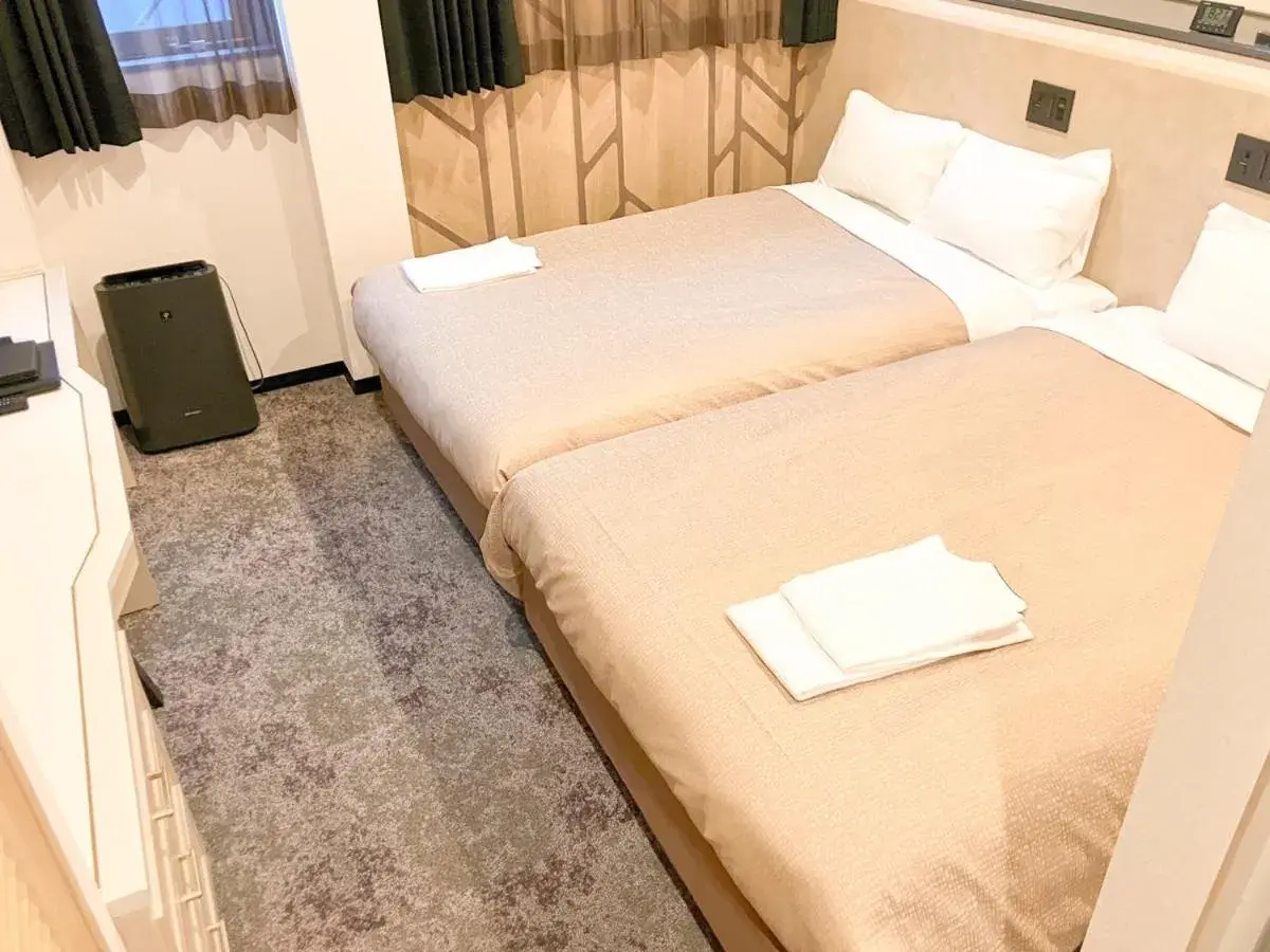 Twin Room - single occupancy - Non-Smoking in Hotel LiVEMAX Tendo Twin Room - single occupancy - Non-Smoking in Hotel LiVEMAX Tendo