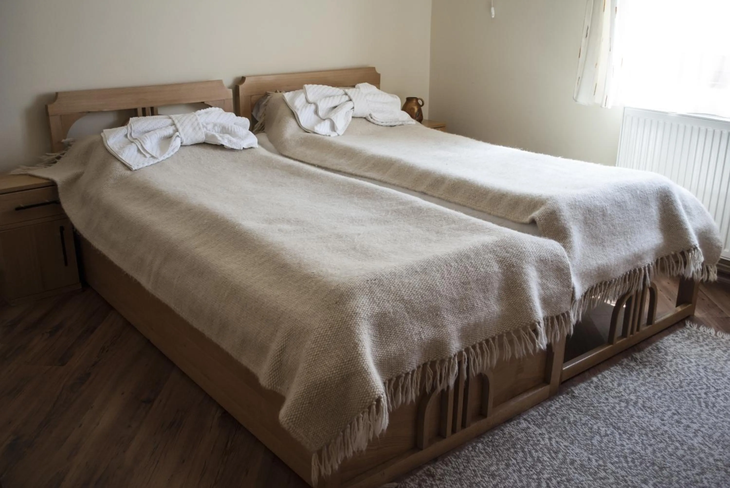 Bathroom, Bed in Pensiunea Bella Vita