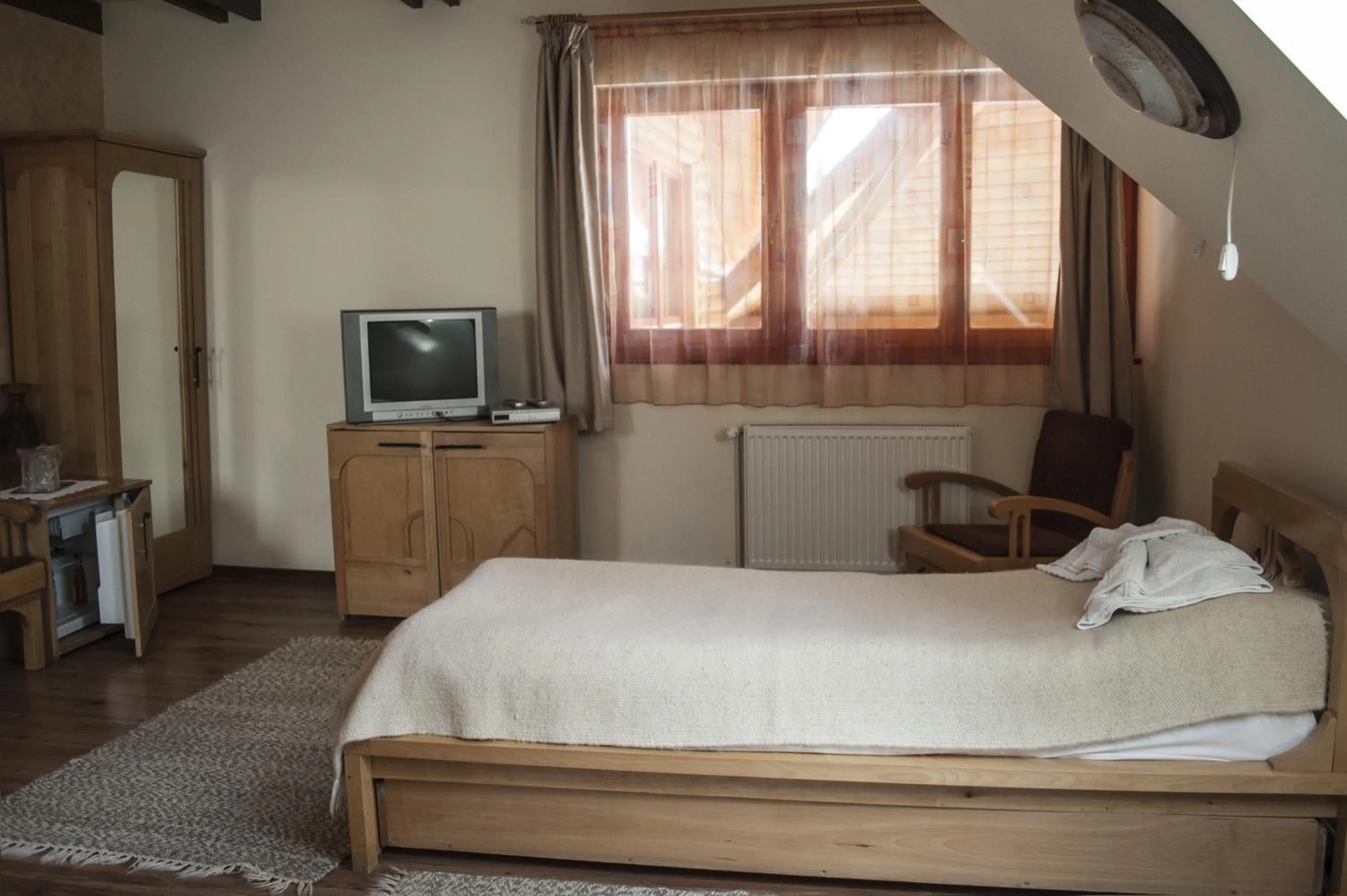 Bathroom, Bed in Pensiunea Bella Vita