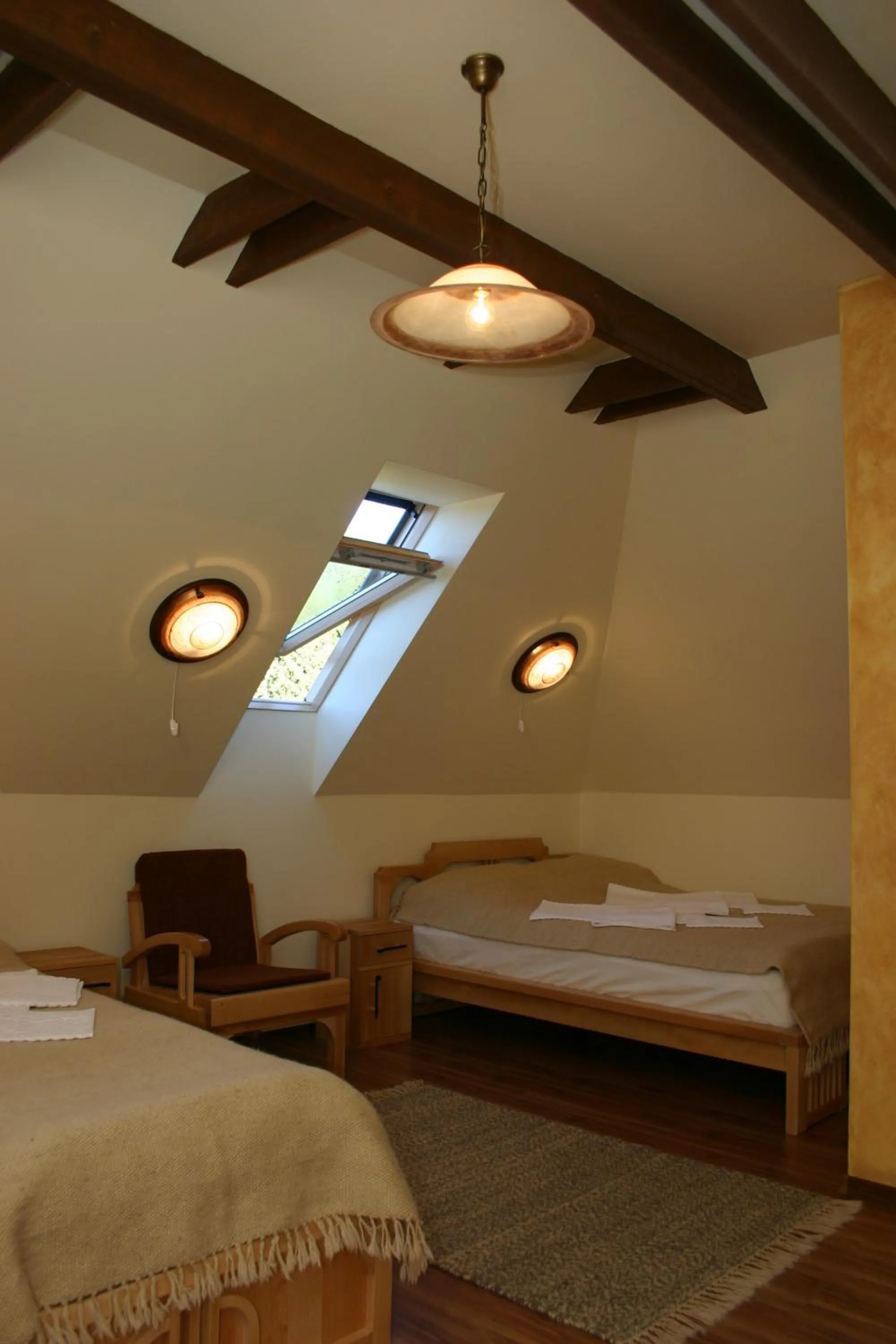 Bathroom, Bed in Pensiunea Bella Vita