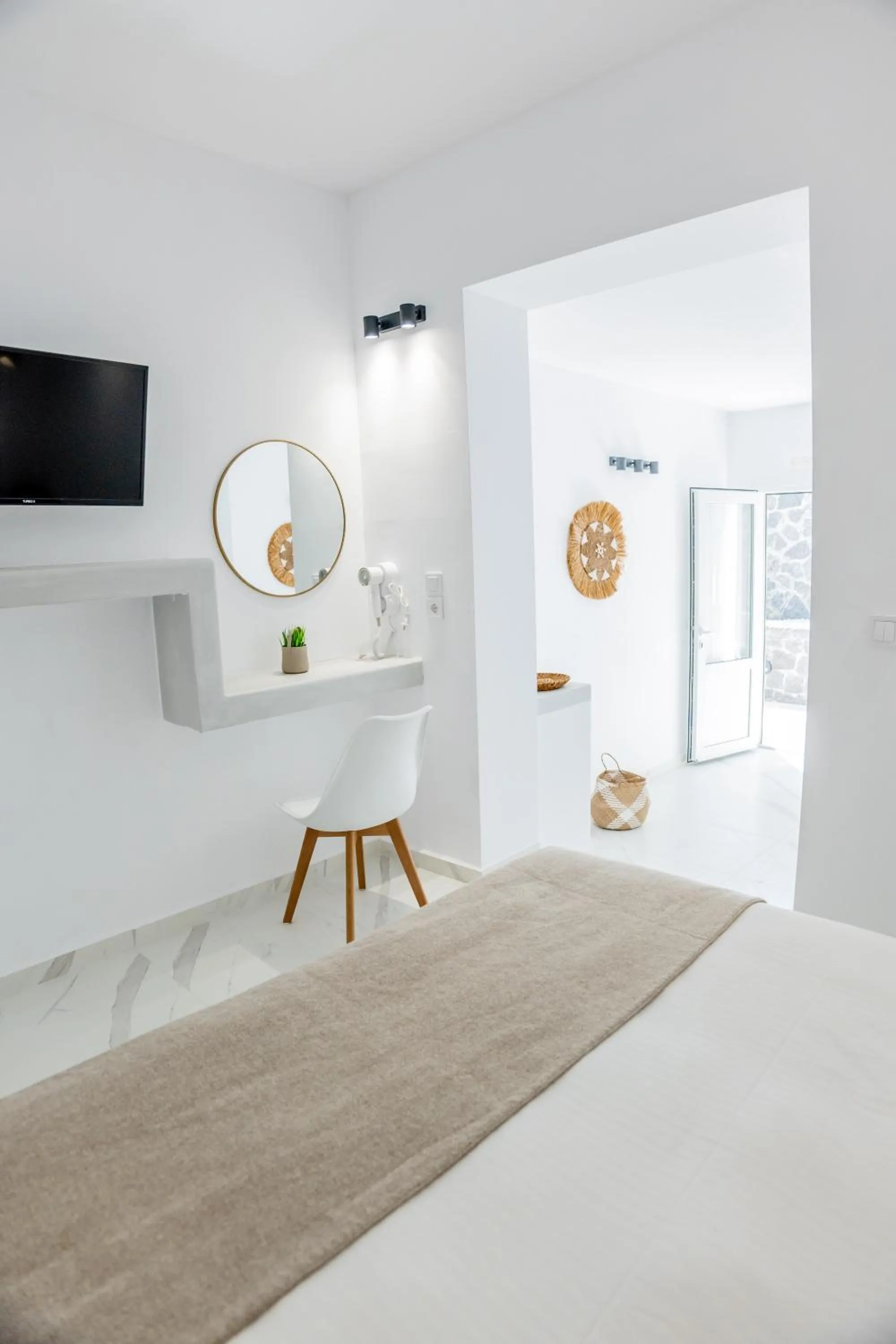 TV and multimedia, Bed in Kýma Perissa