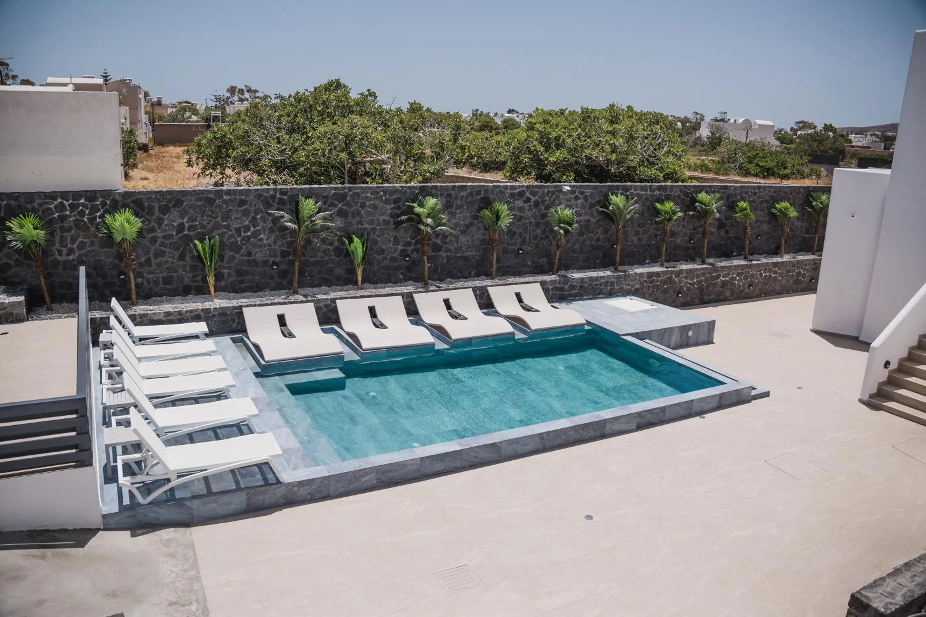 Day in Kýma Perissa