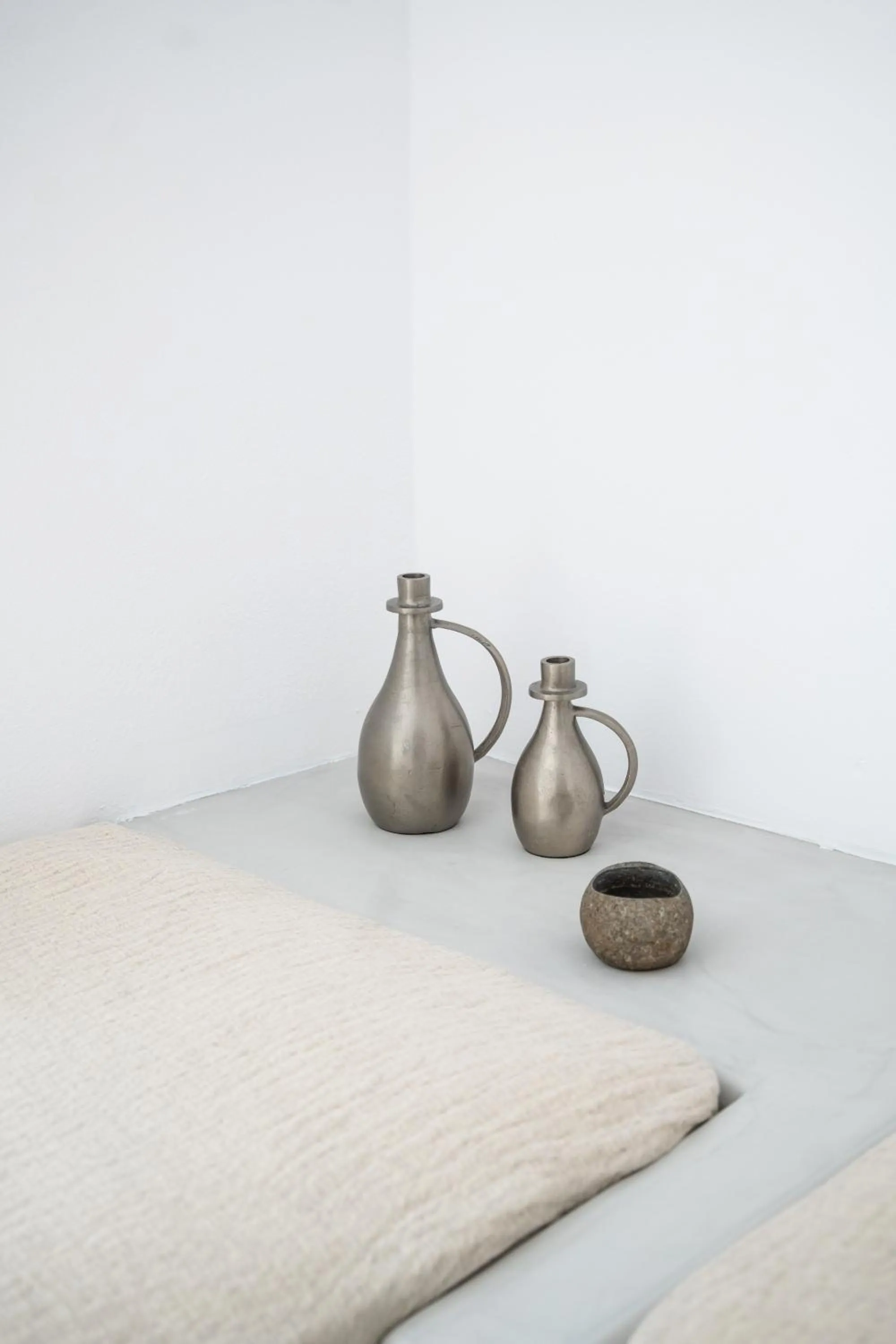 Decorative detail, Bed in Kýma Perissa