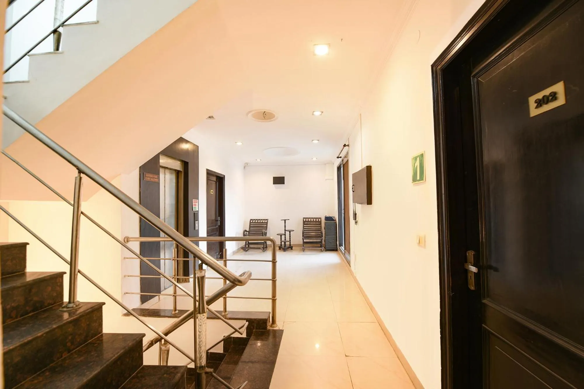 Lobby or reception in FabHotel Velvet Suites Near Millennium City Centre Gurugram