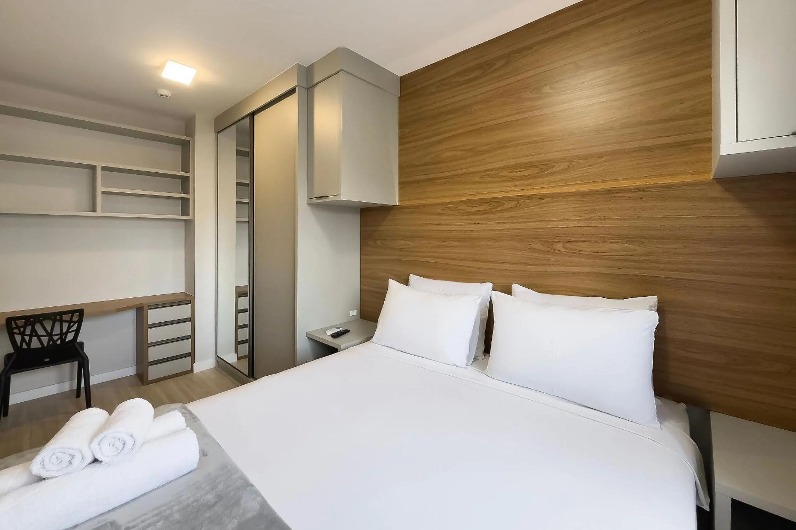 Bedroom, Bed in Composite Moema